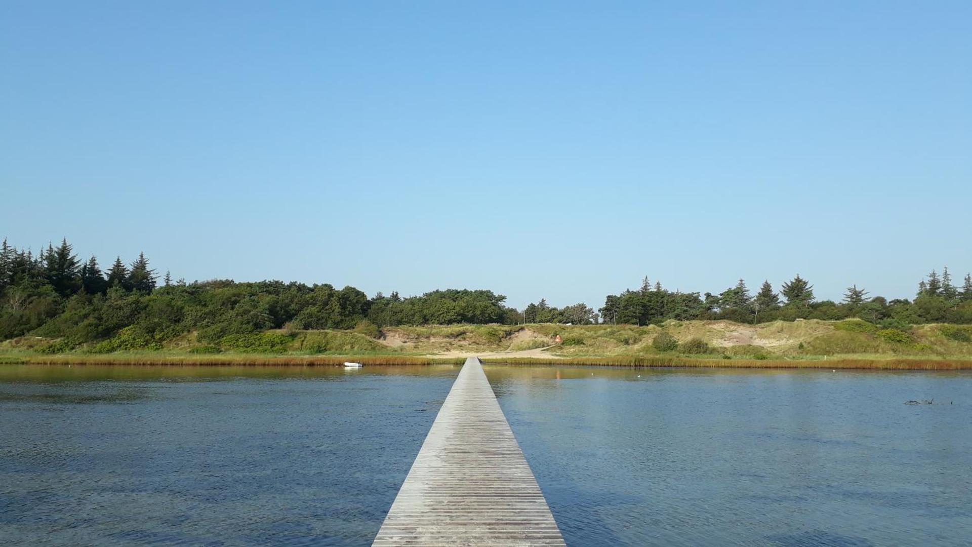 Havhuset I Øster Hurup - i byen, ved stranden