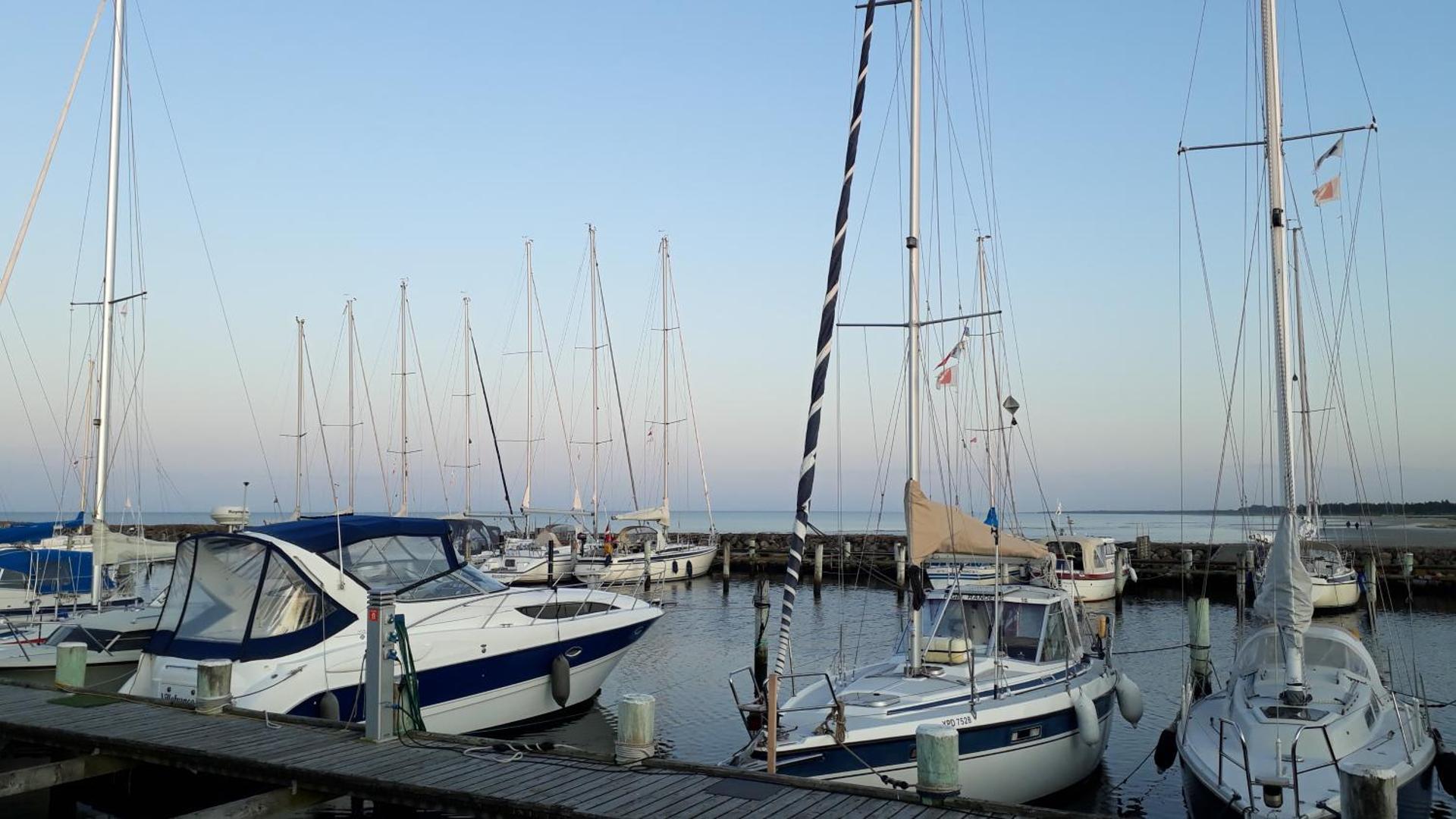 Fiskerhuset i Øster Hurup - i byen, ved stranden