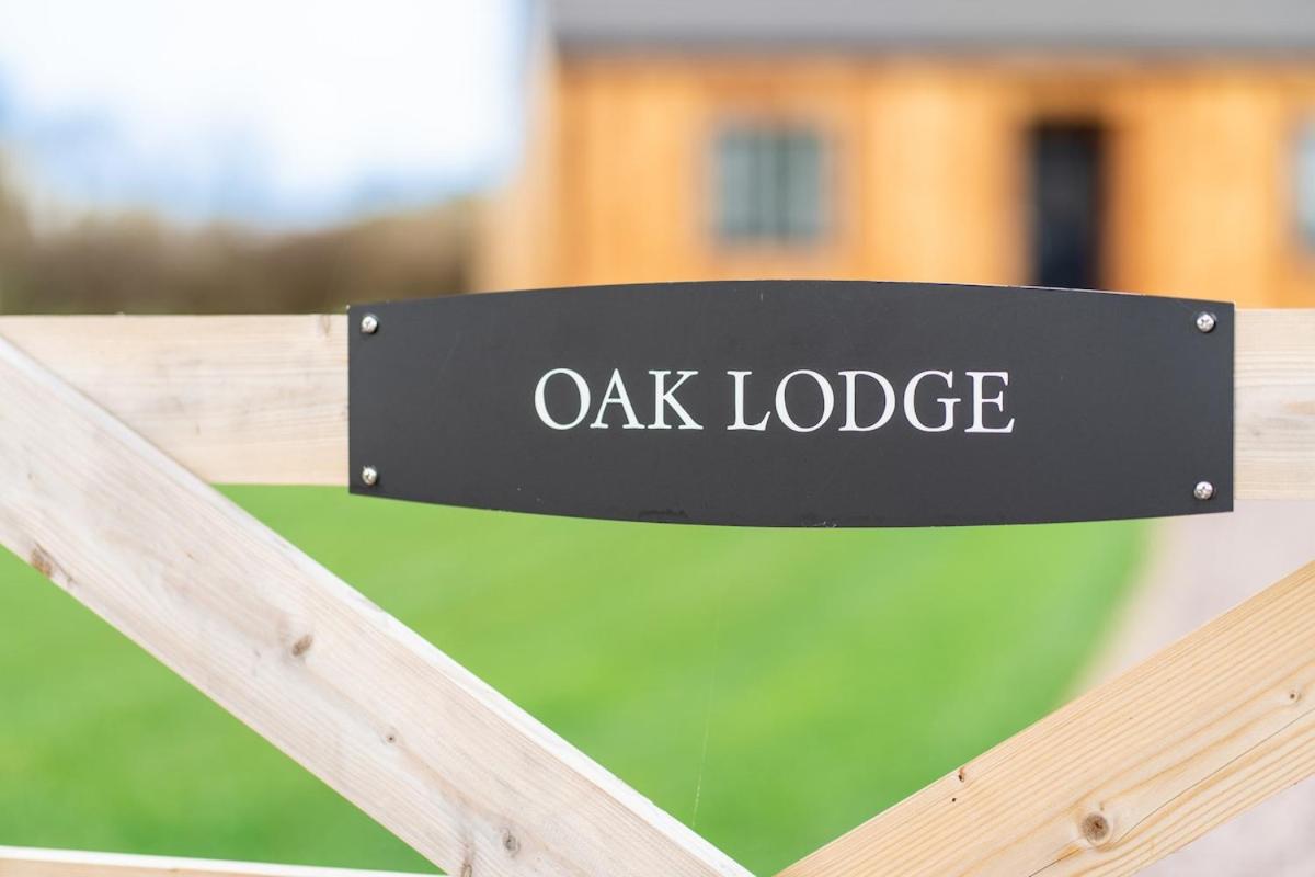 Oak Lodge