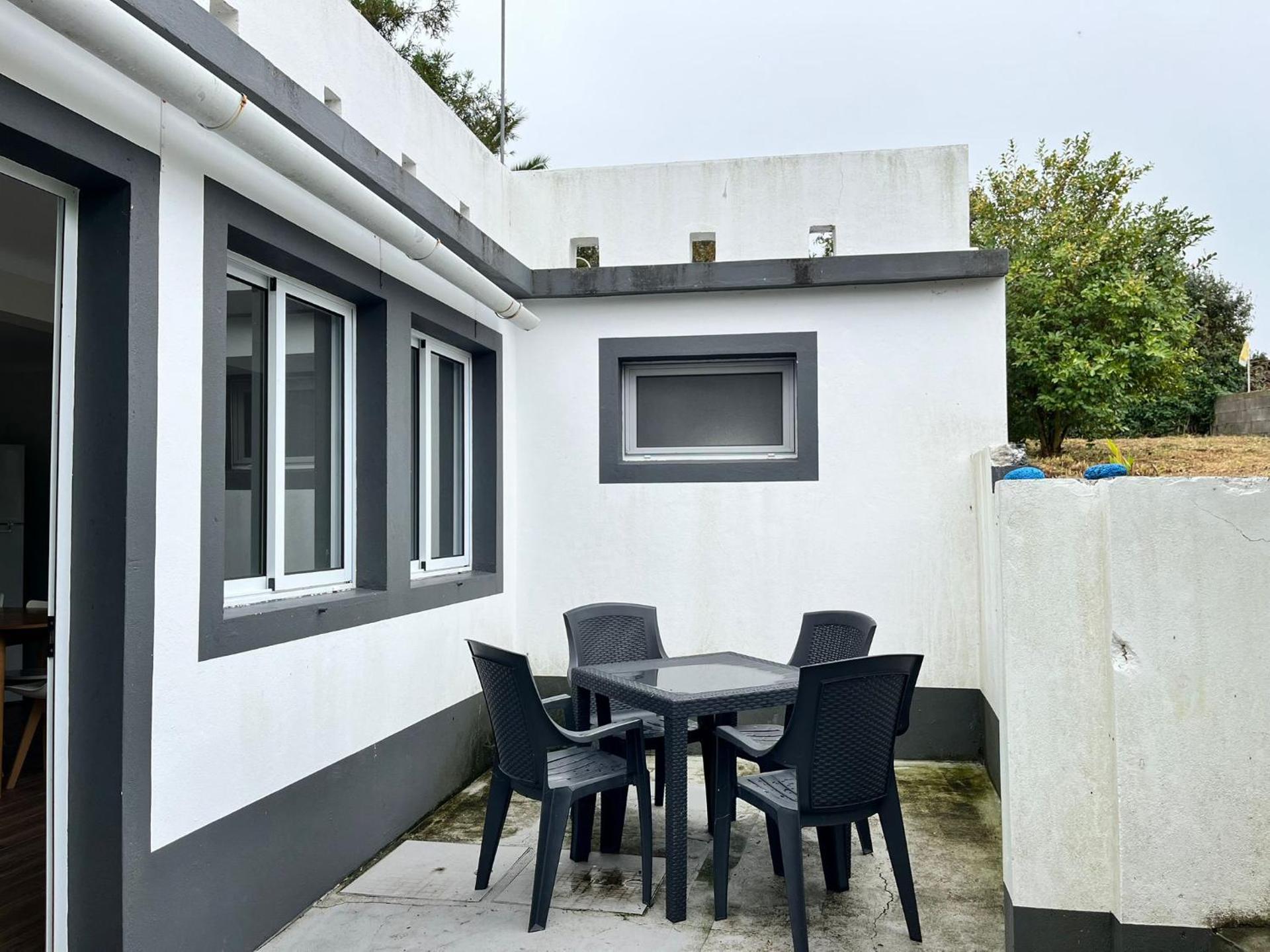 Casa Três Campos, Povoação