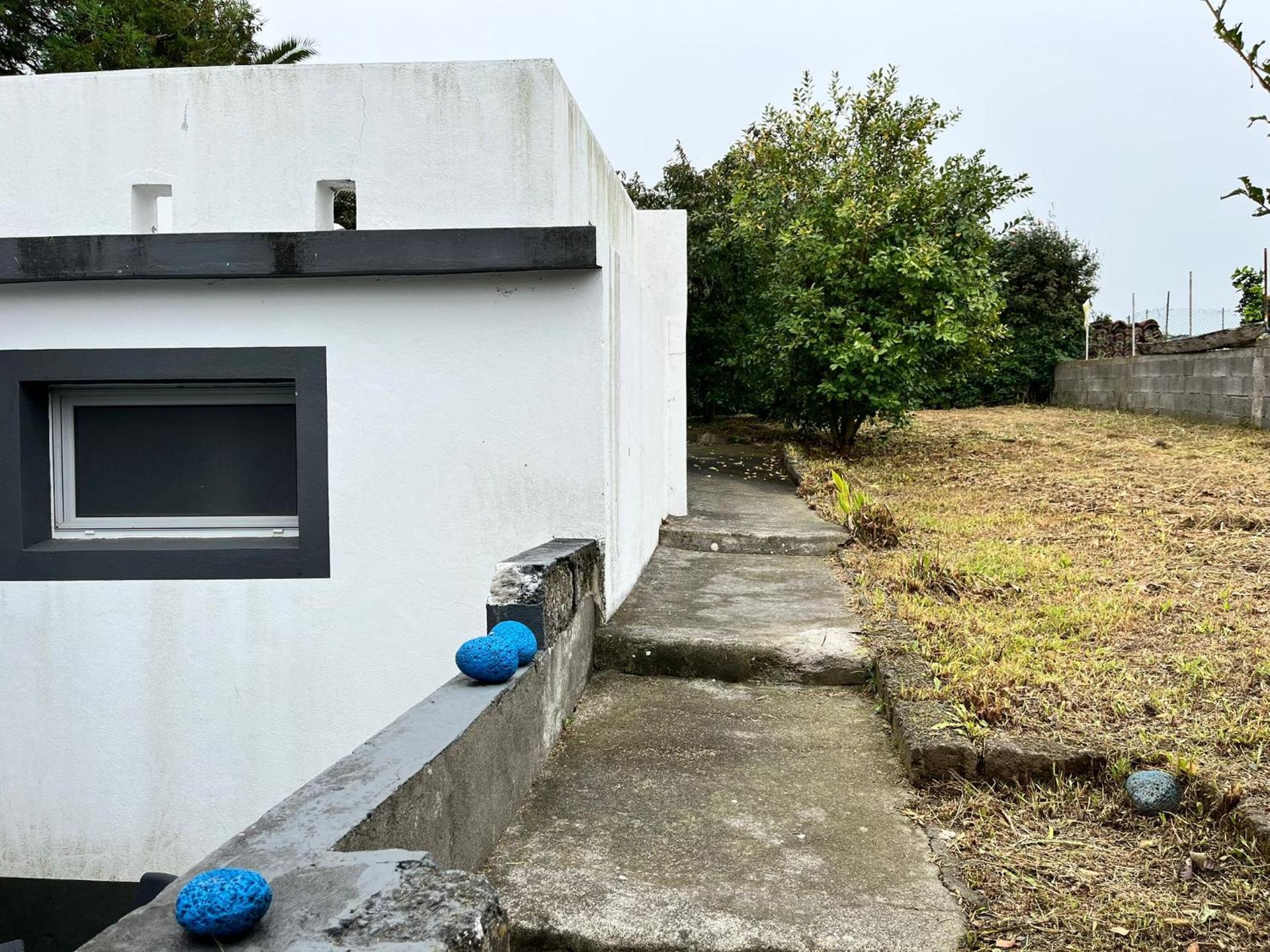 Casa Três Campos, Povoação