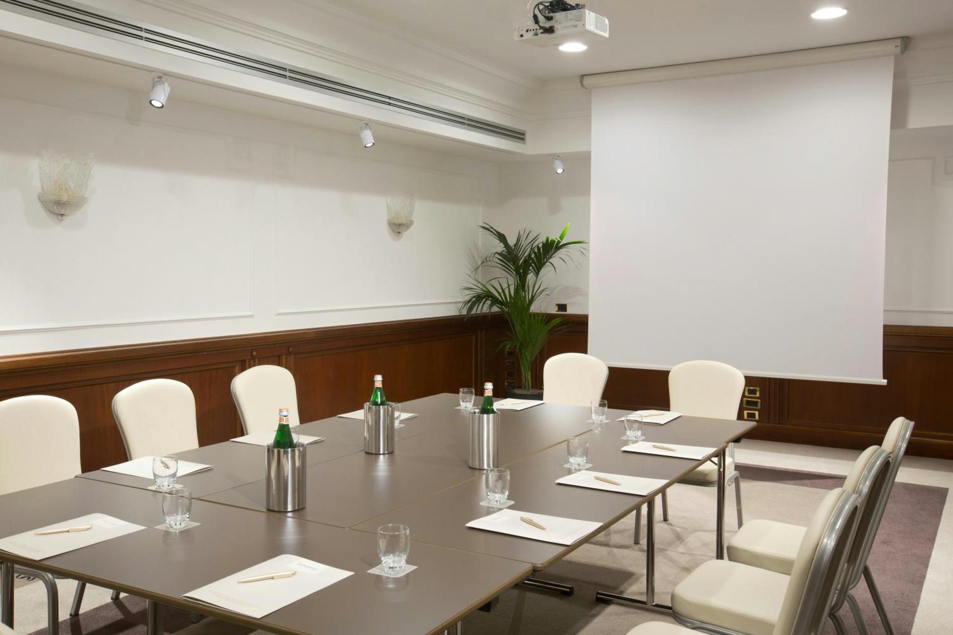 Meeting/conference room