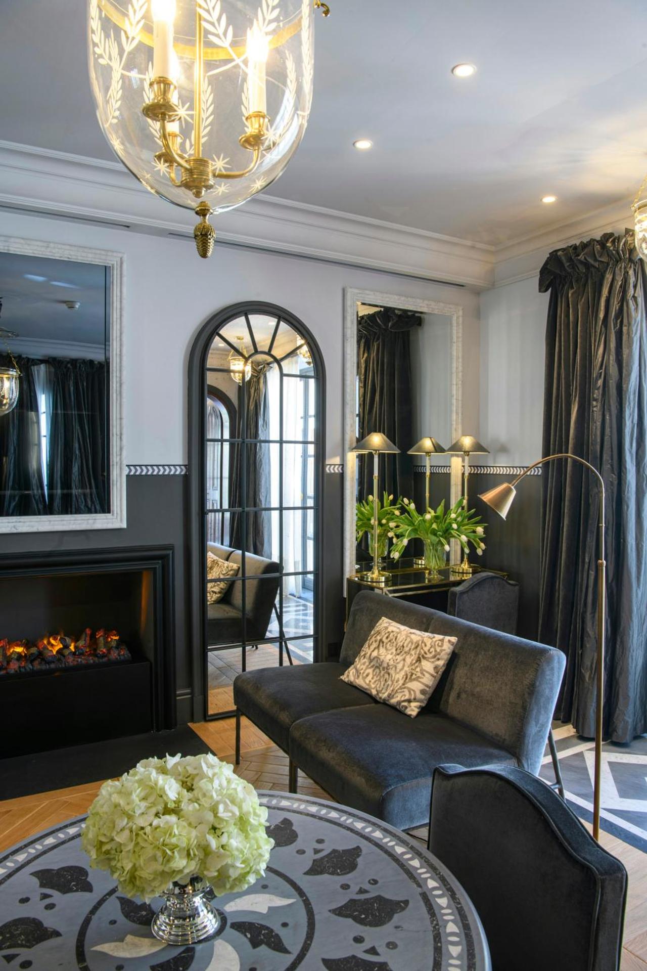 Photo of the whole room