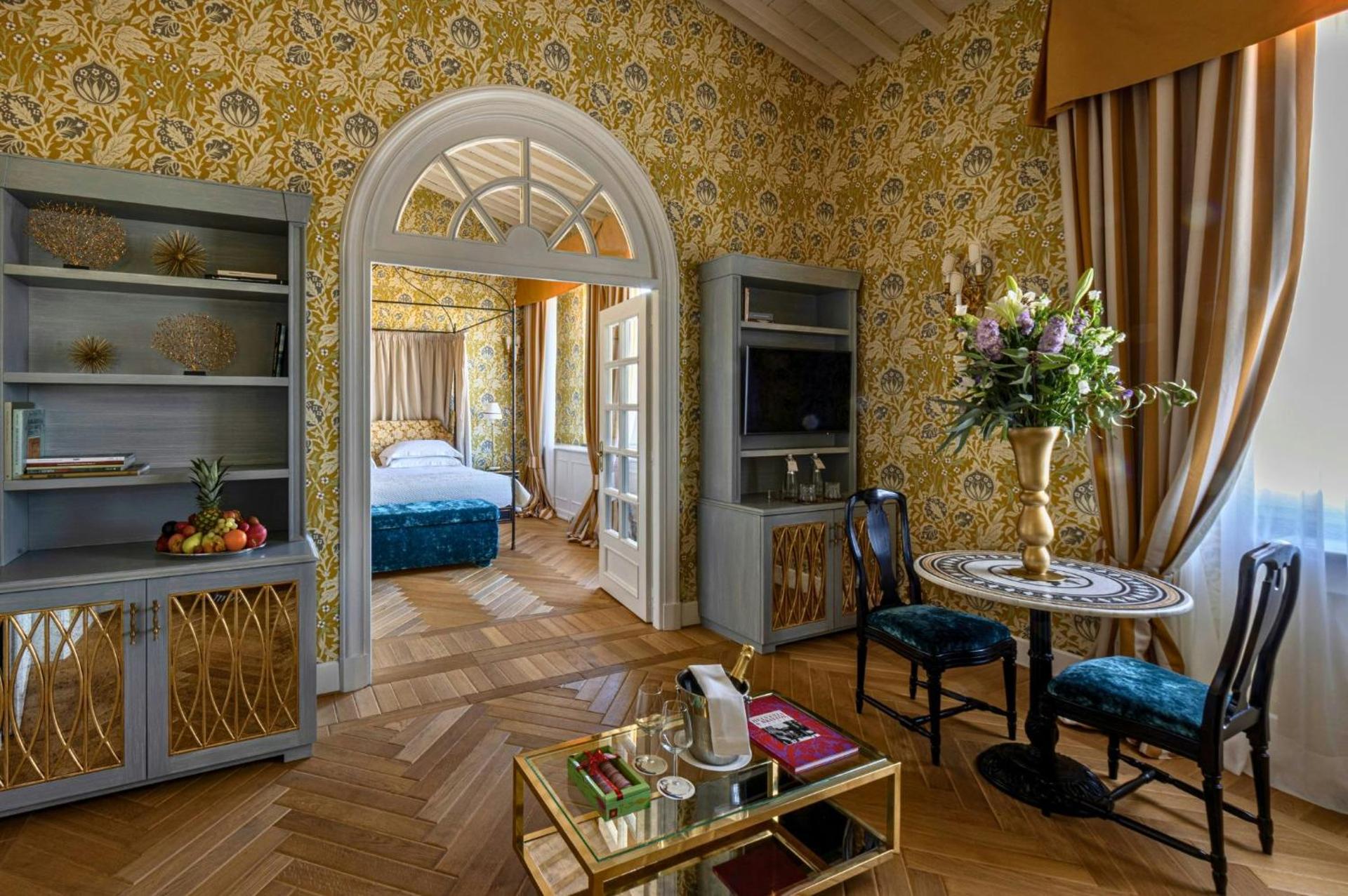 Photo of the whole room