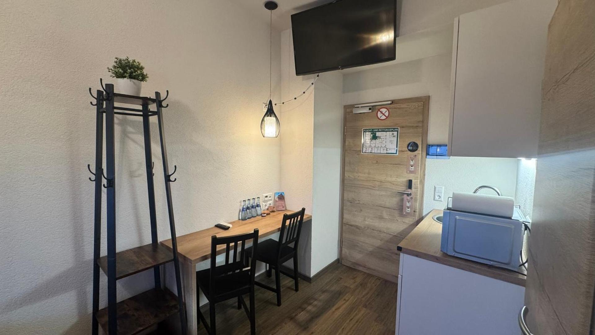 Rose Boardinghouse 24h-7d Self Check-In Automat