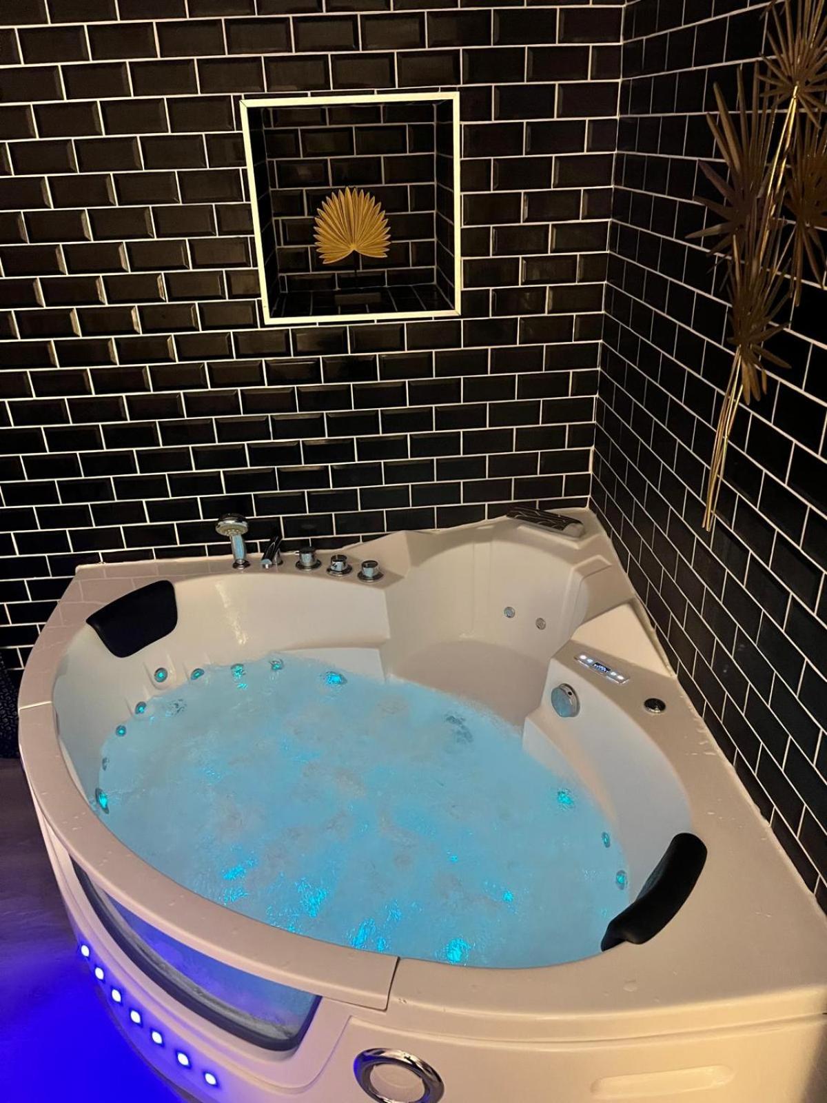 Appartement jacuzzi Gold&Night
