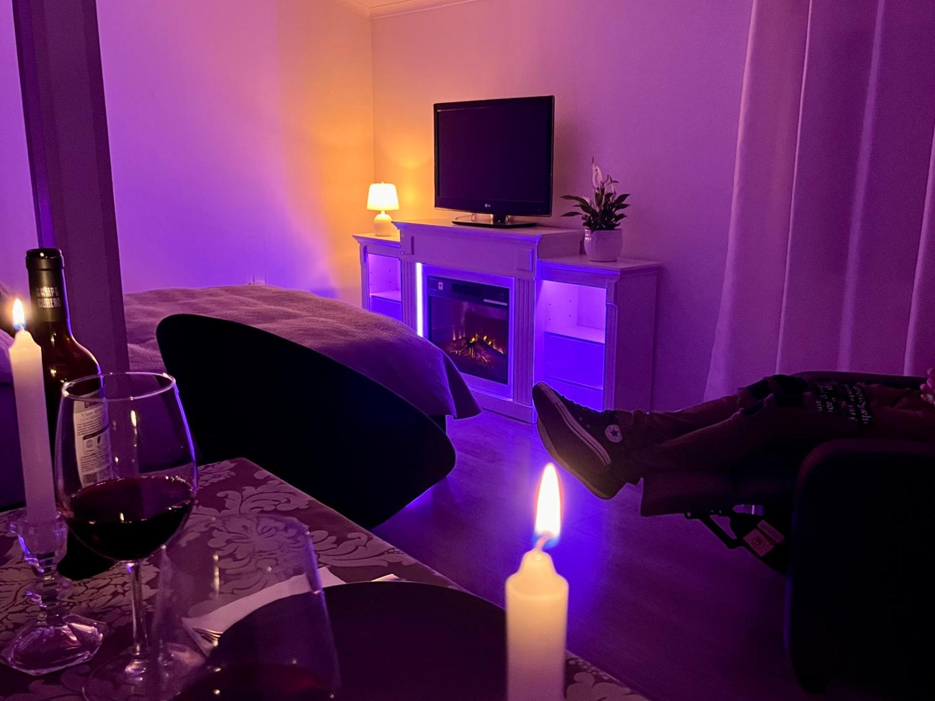 Communal lounge/ TV room