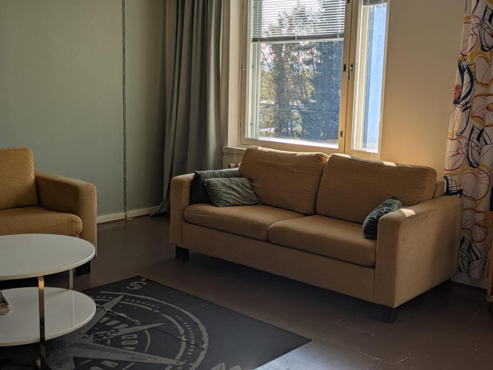 Communal lounge/ TV room