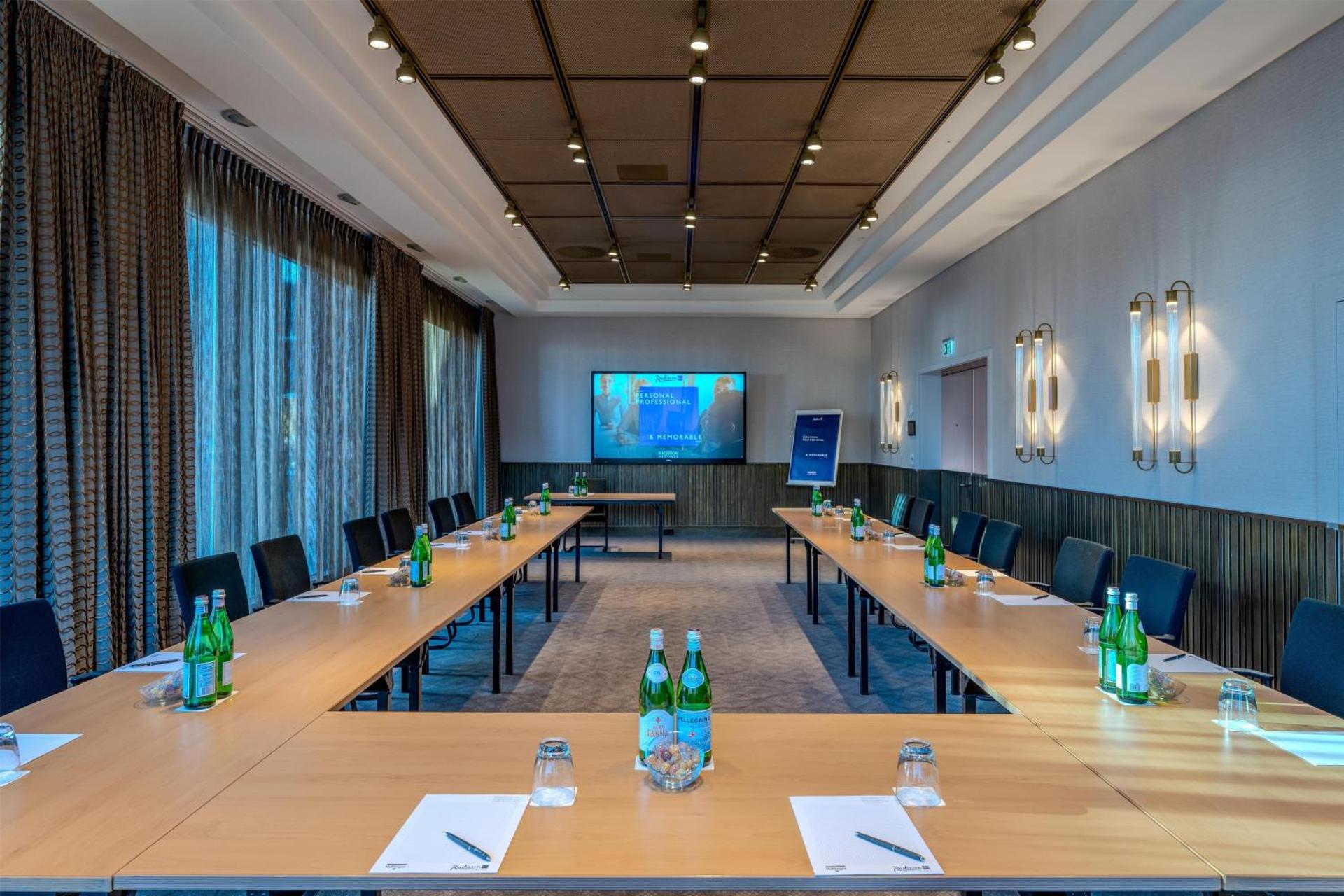 Meeting/conference room