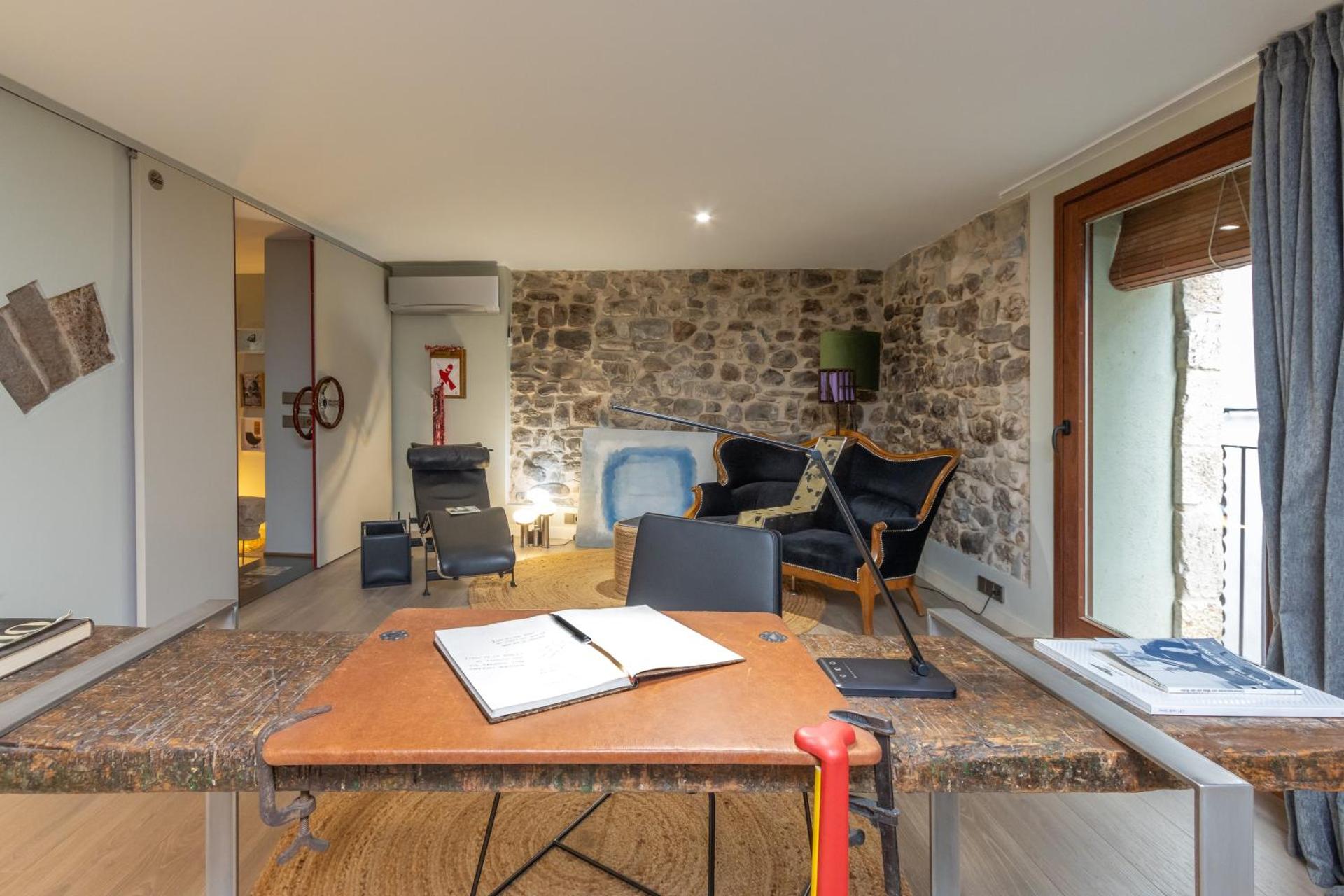 Kel Domènech Luxury Apartment