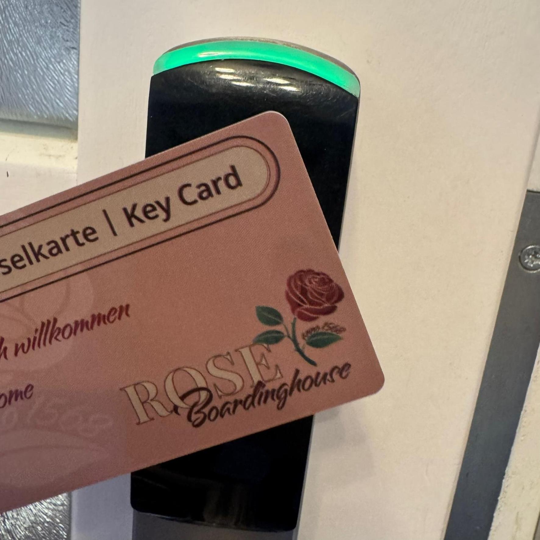 Rose Boardinghouse 24h-7d Self Check-In Automat