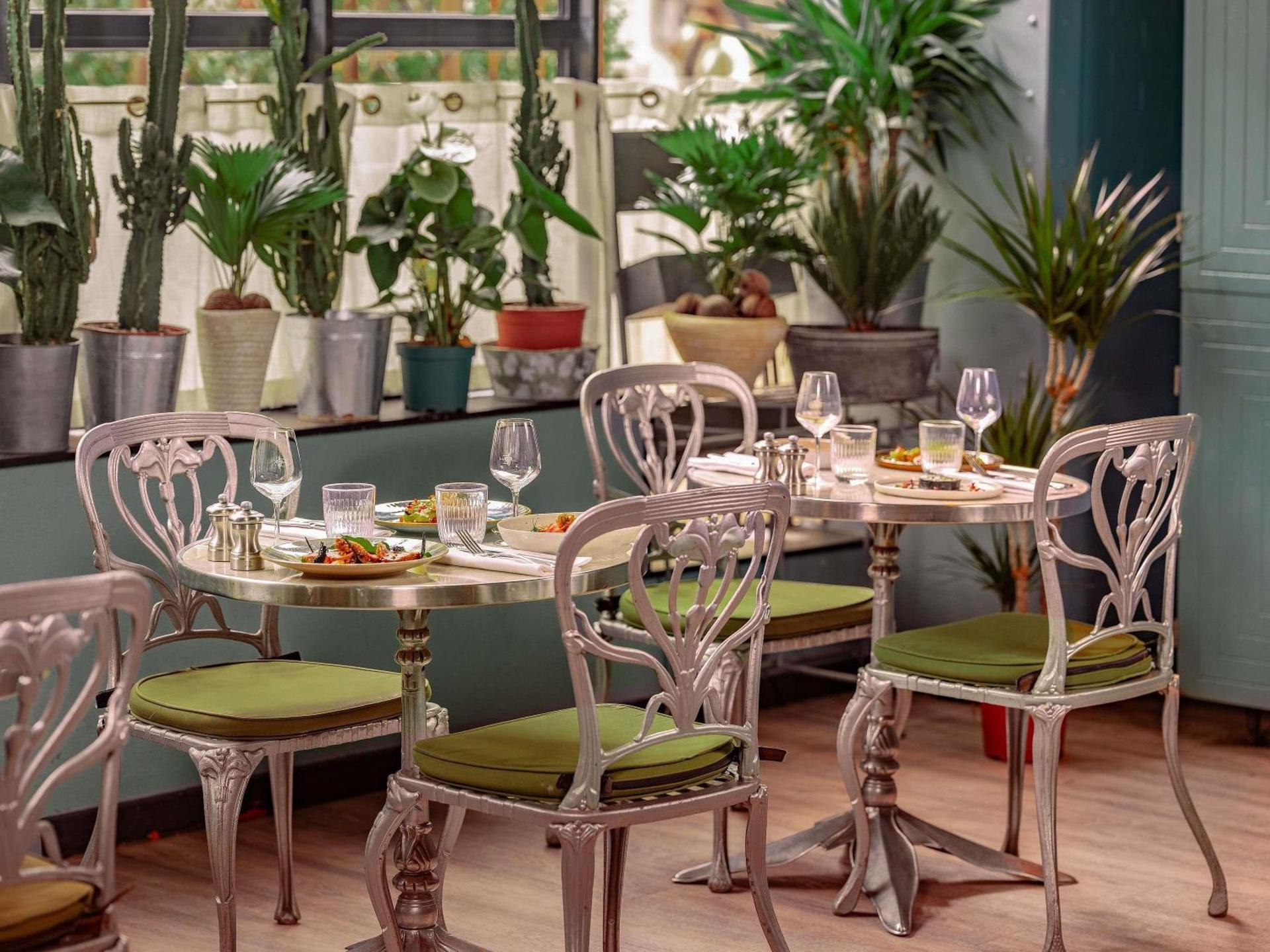 Restaurant/places to eat