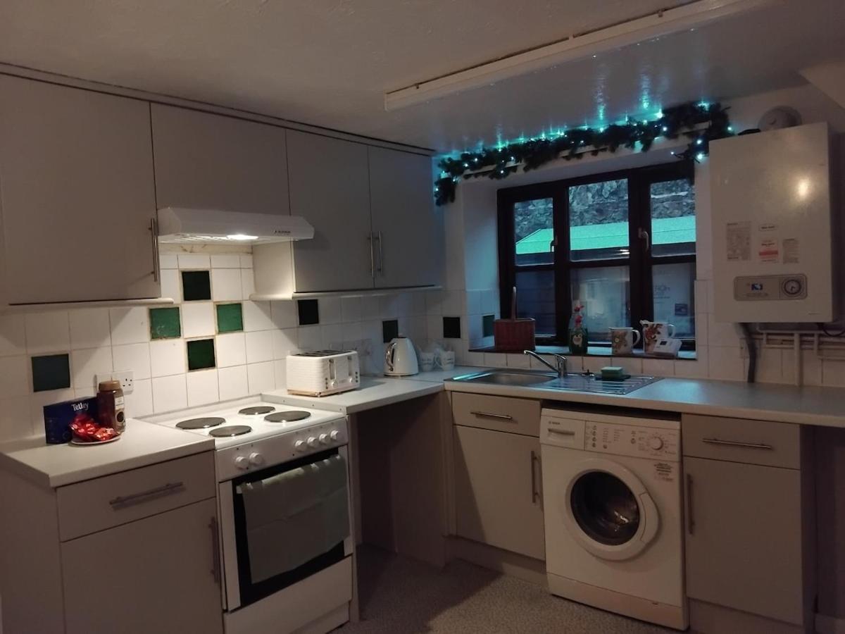 Charming Chard Town House Pets Welcome