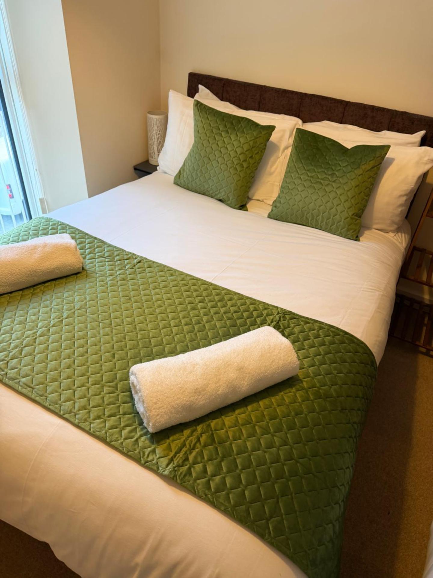 Beautiful 2 bedroom apartment in lawley village