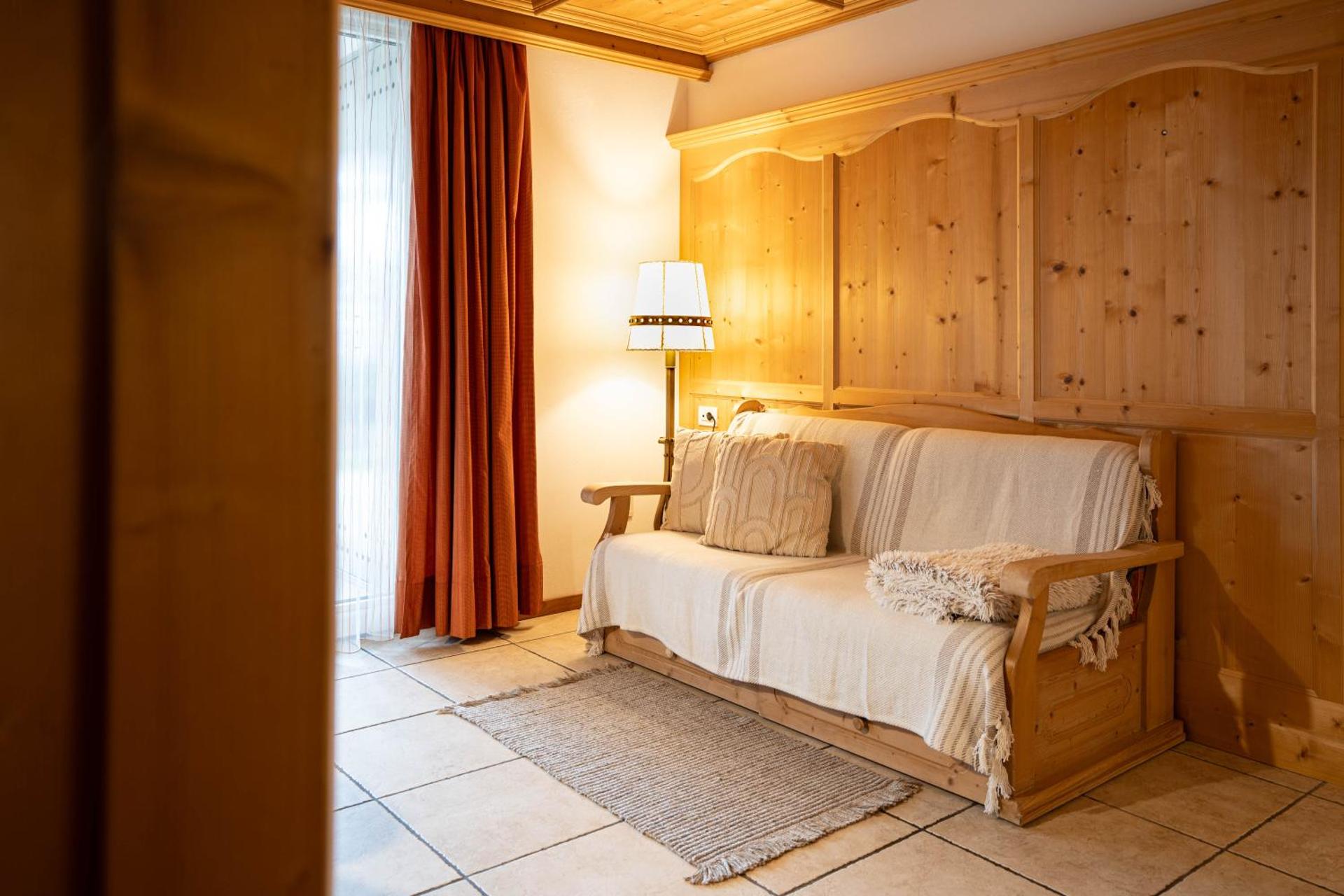 Traditional Cozy Apartment