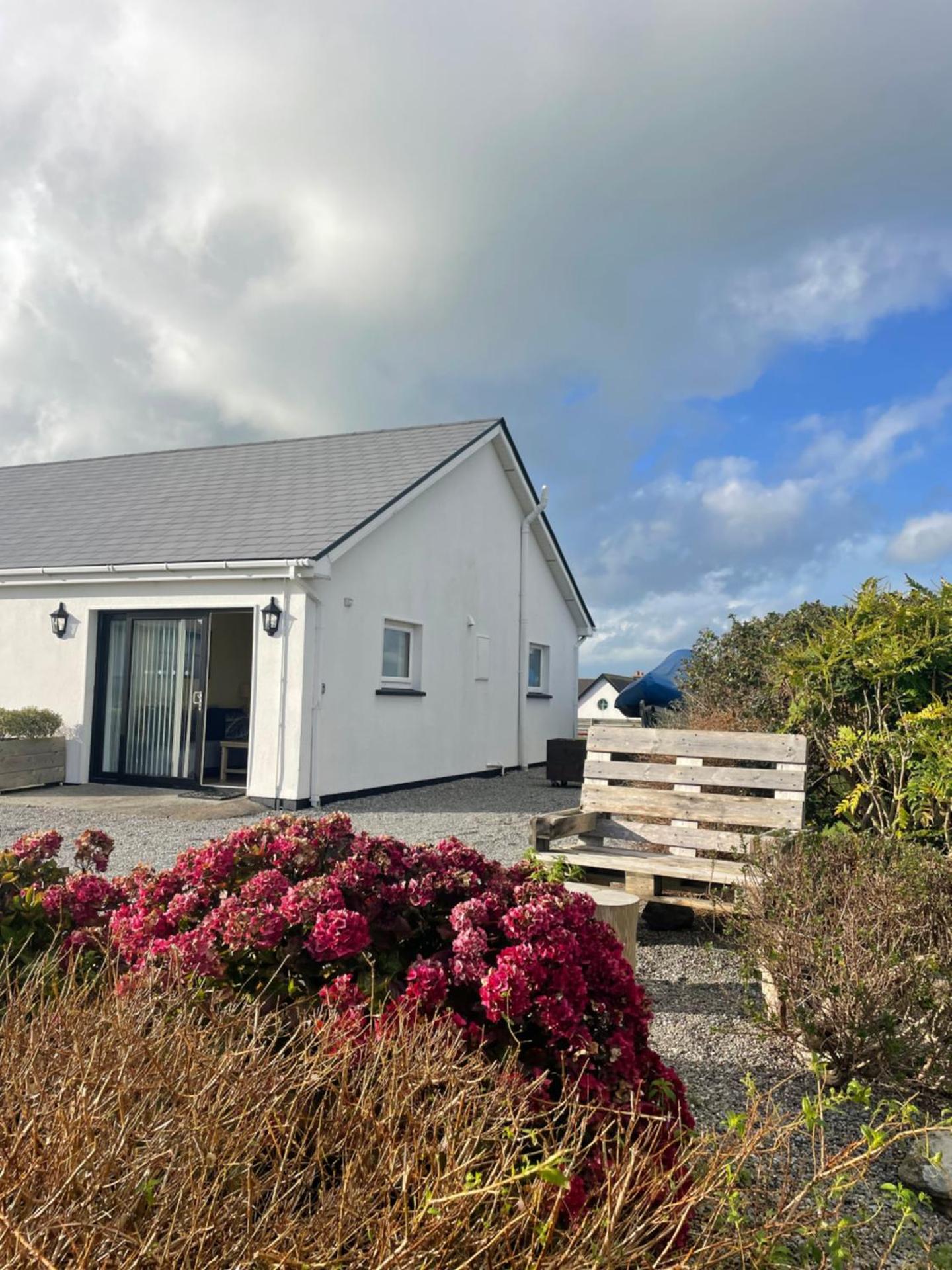 Beautiful one bed with stunning sea view