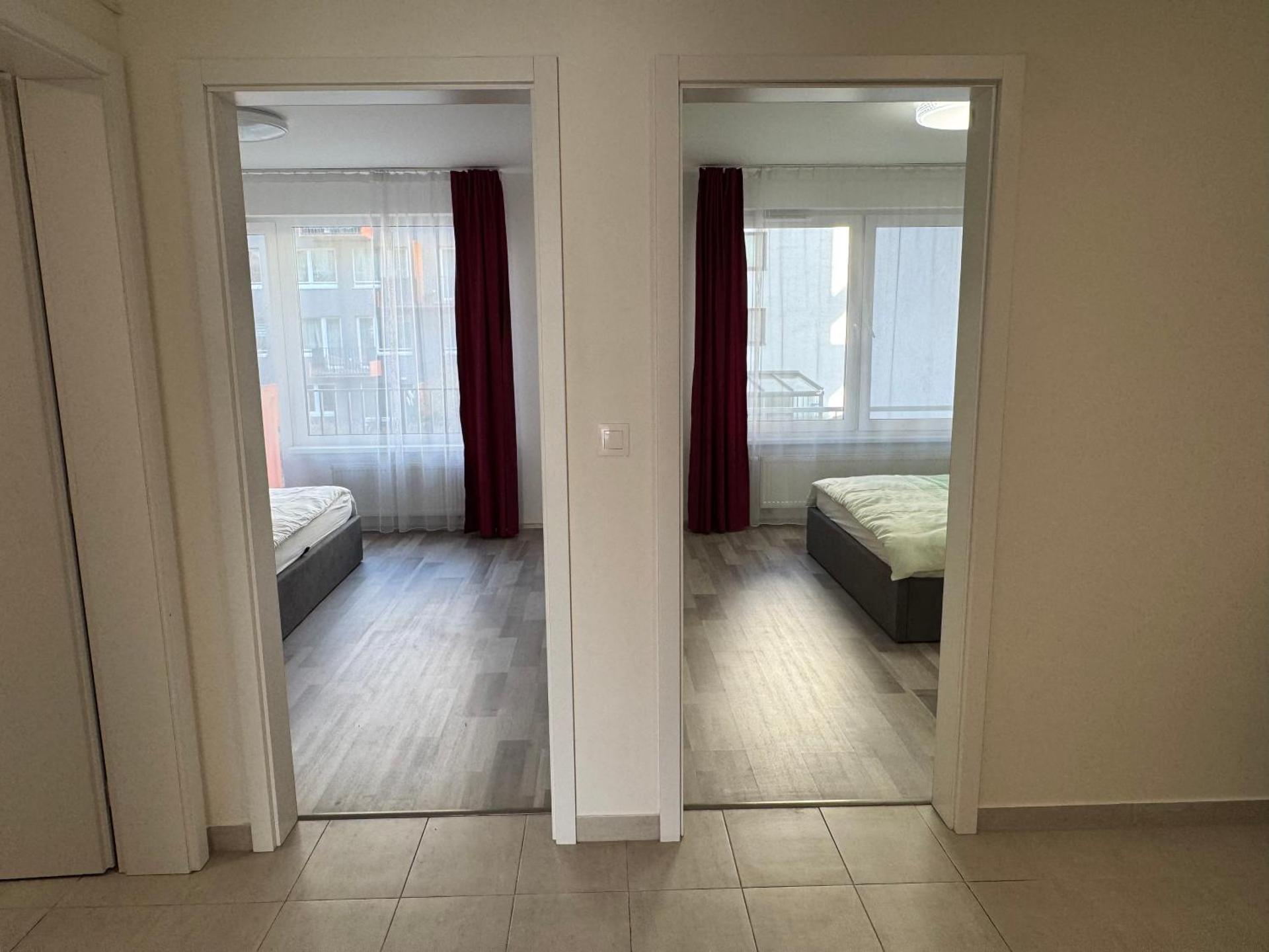 Spacious 2BR with balcony in Prague - Comfort & Style