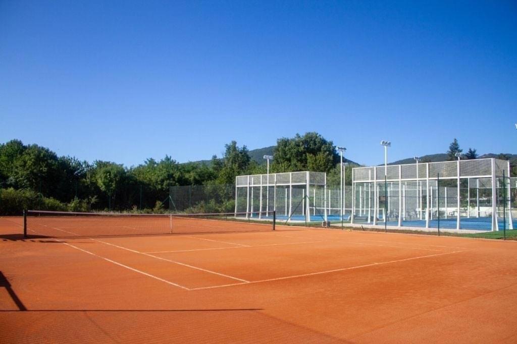 Tennis court
