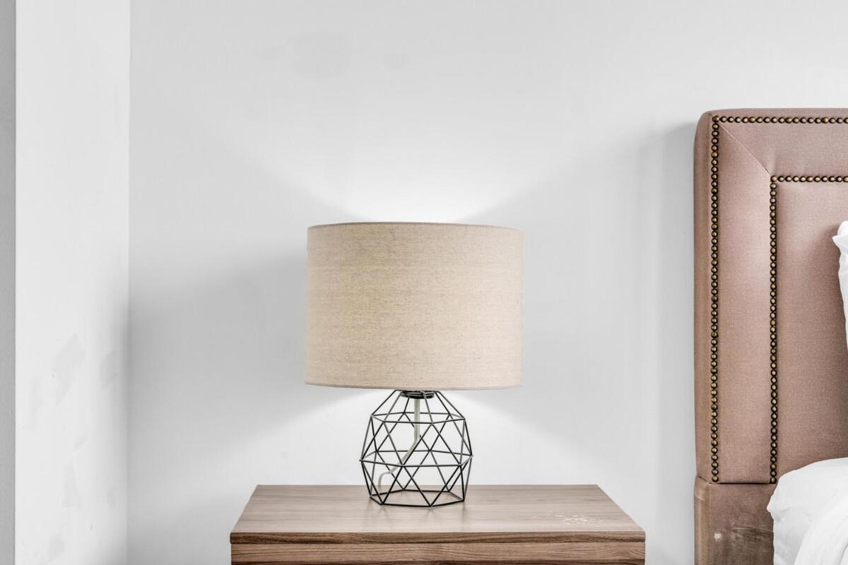 Elegant Downtown Toronto Suite - Lakeview & Free Parking