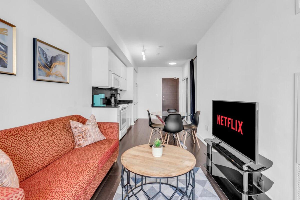 Elegant Downtown Toronto Suite - Lakeview & Free Parking