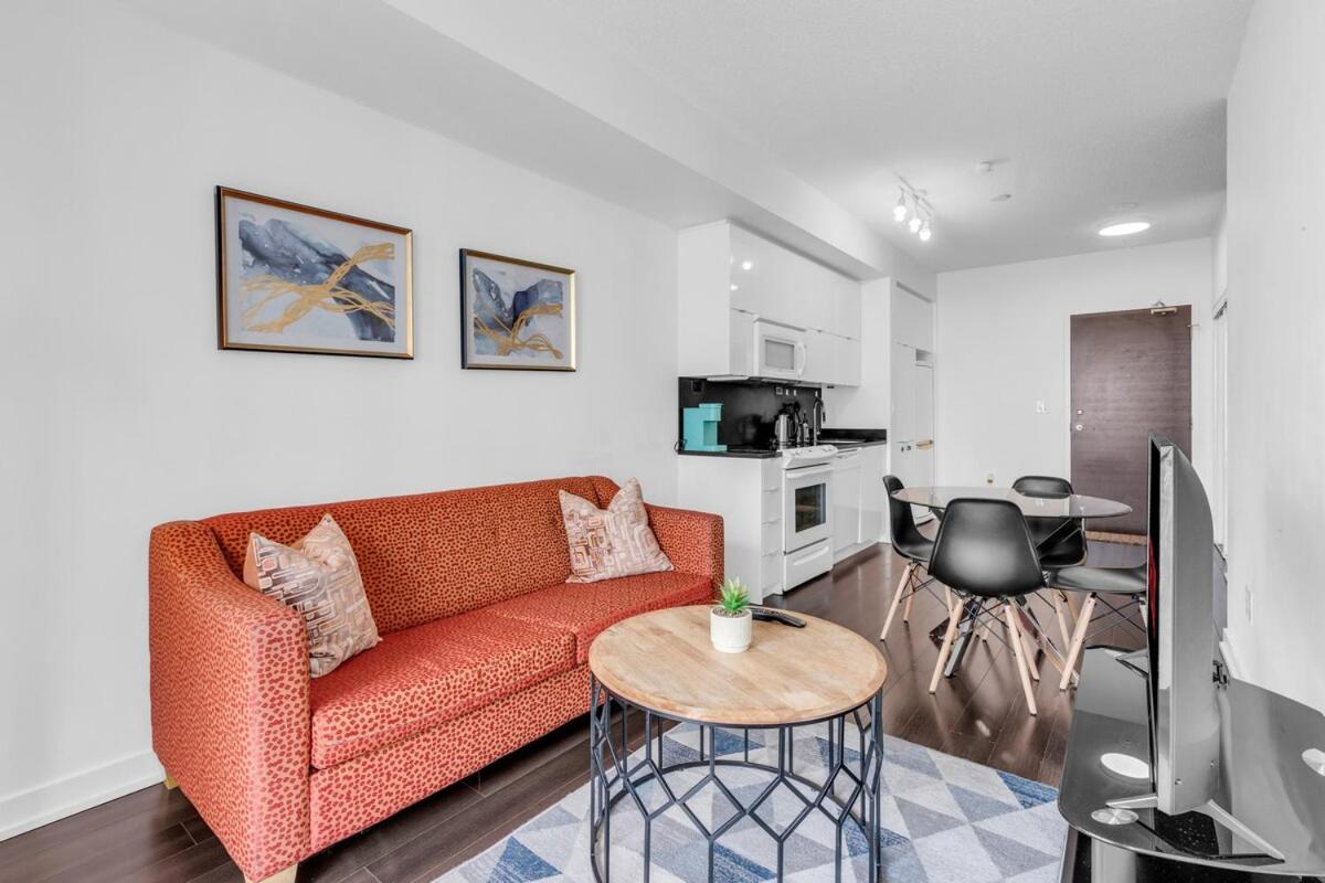 Elegant Downtown Toronto Suite - Lakeview & Free Parking