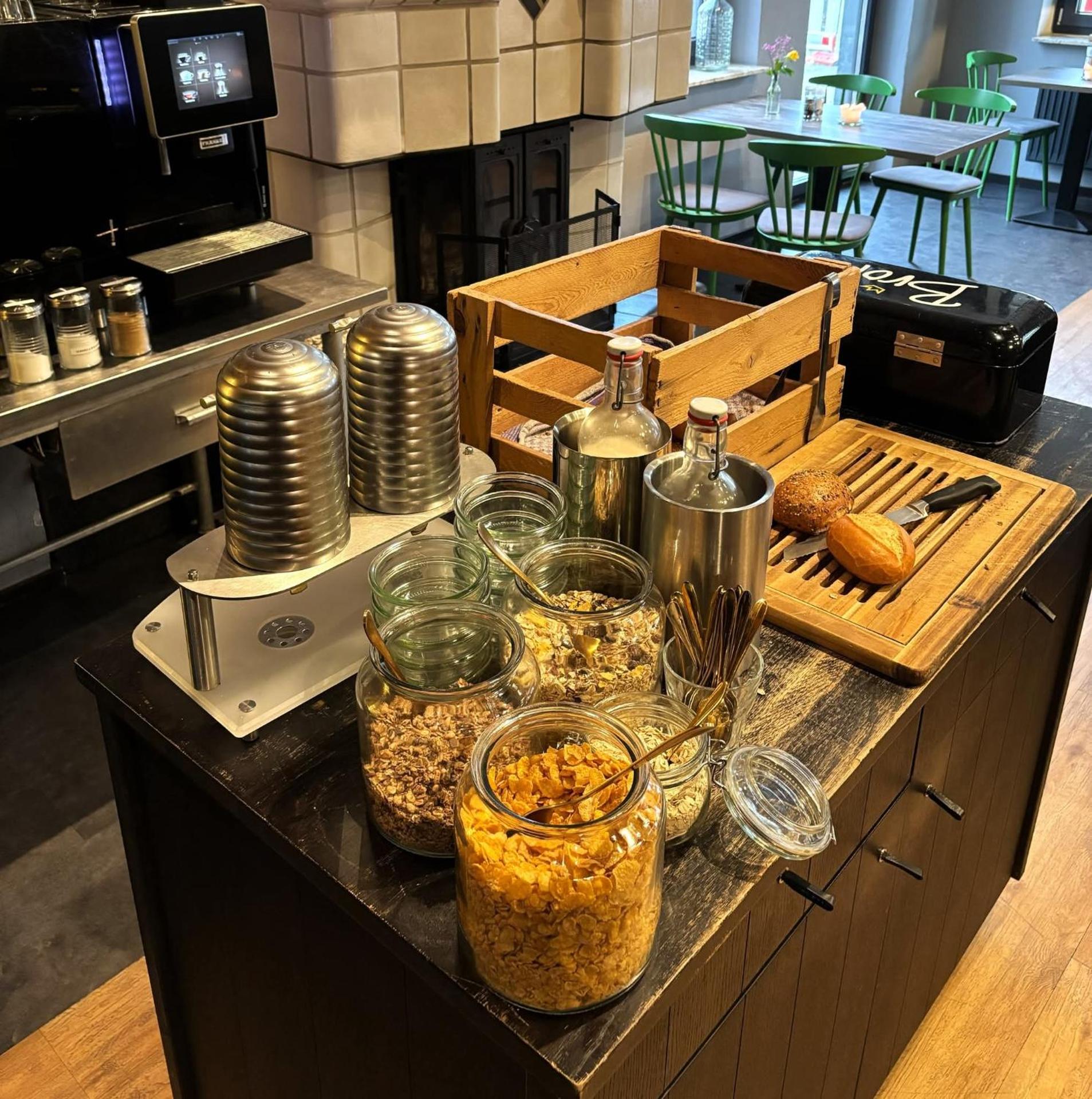 Restaurant/places to eat