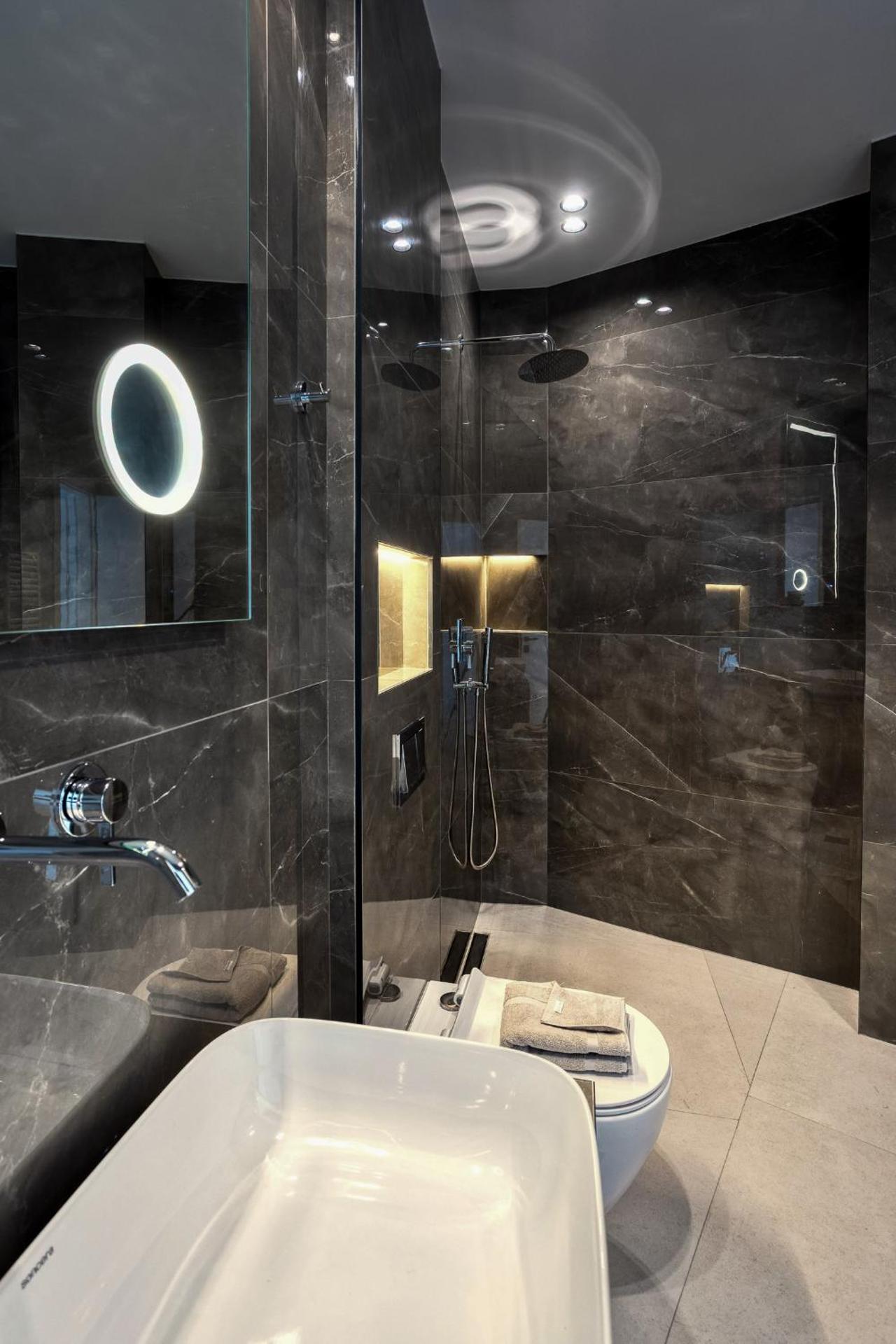 World Luxury Suites Trikala