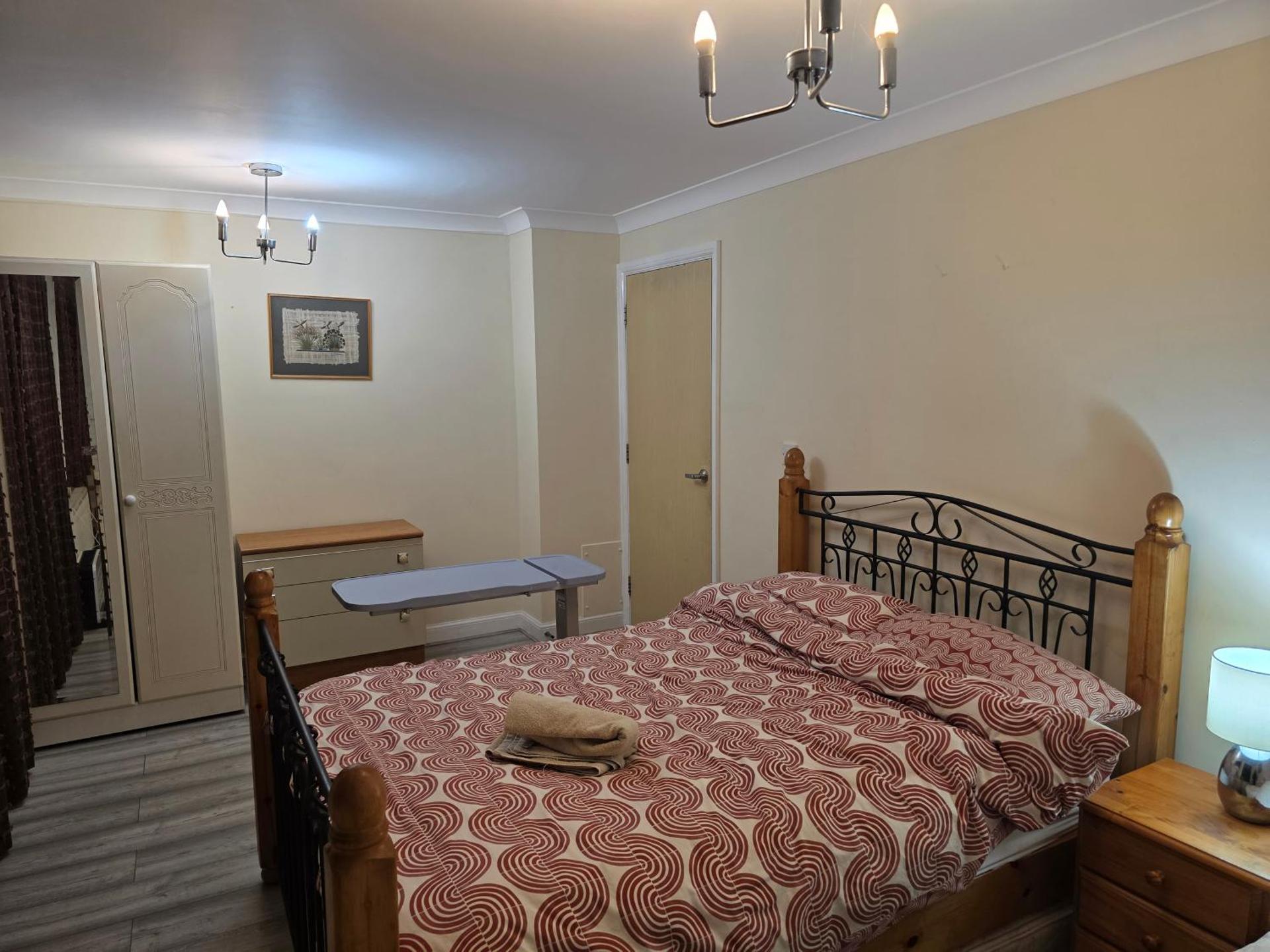 Colchester, WIFI, free parking 1