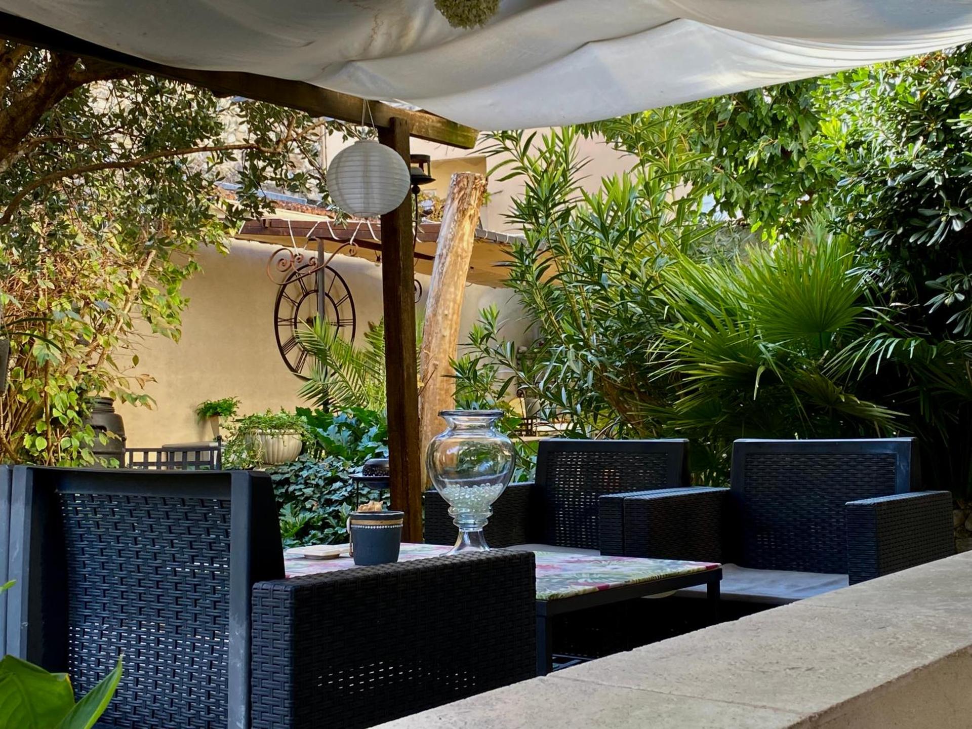 Les Lauriers Duplex centre ville avec jardin