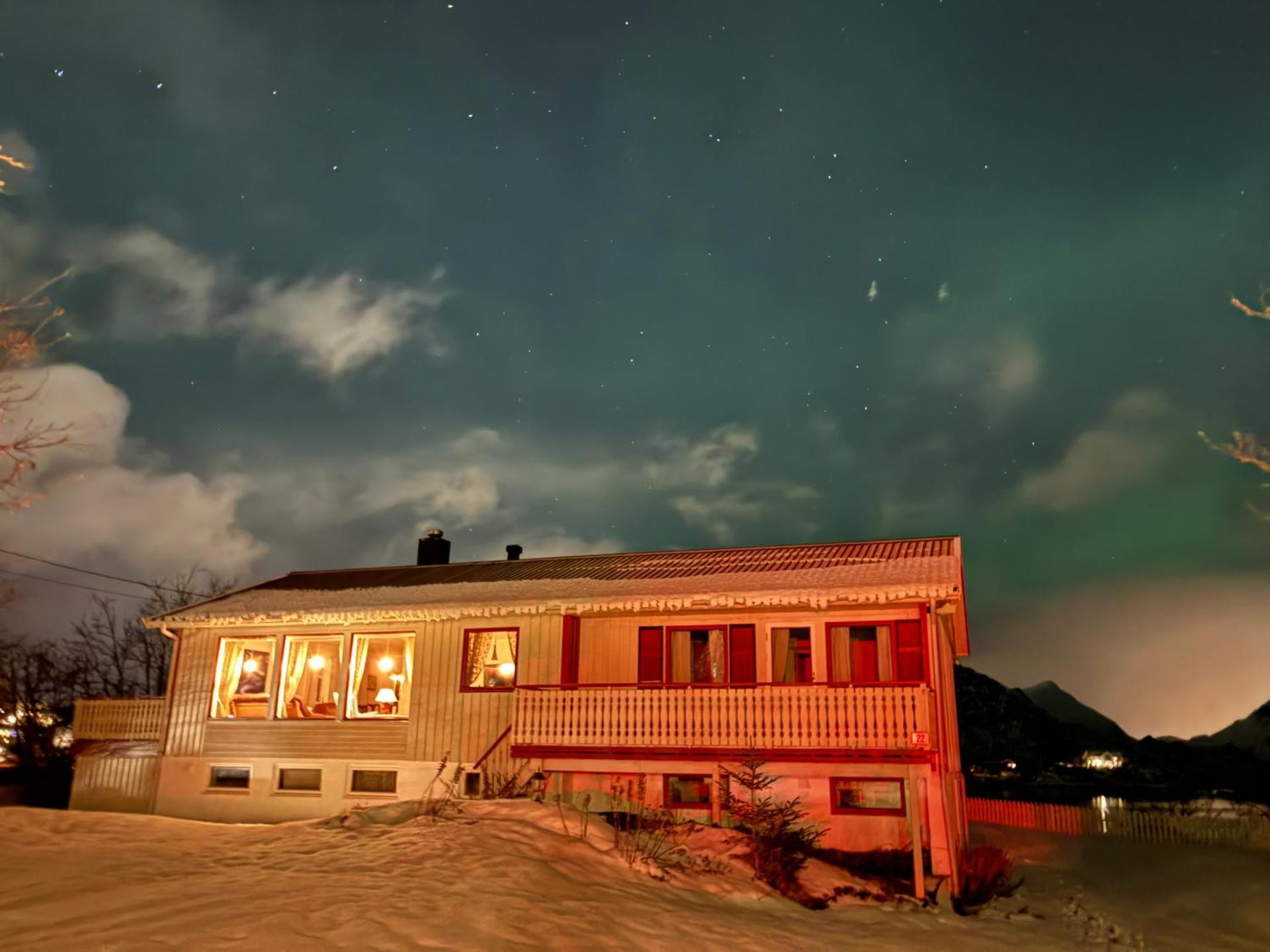 House by the sea, Ballstad Lofoten