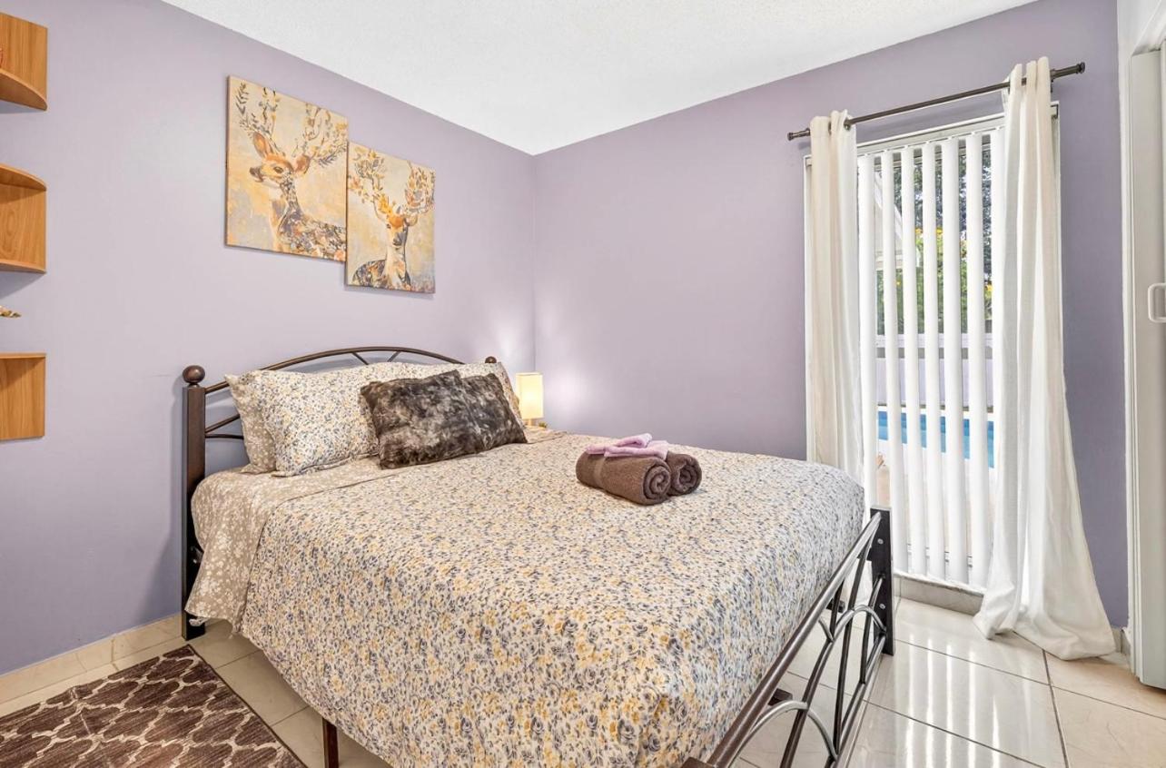 The Flamingo*4bed*pool*jacuzzi*foosball