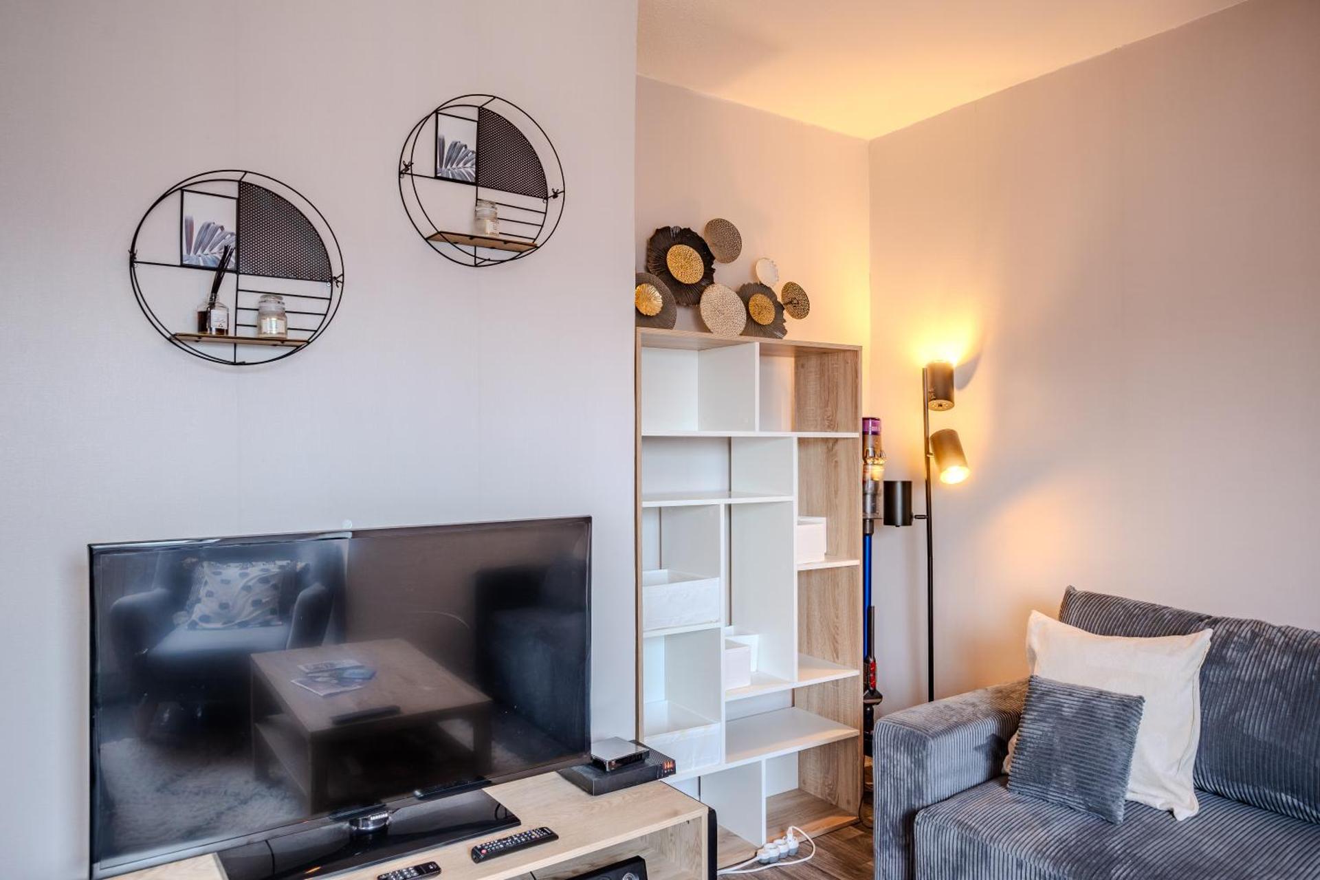 Communal lounge/ TV room