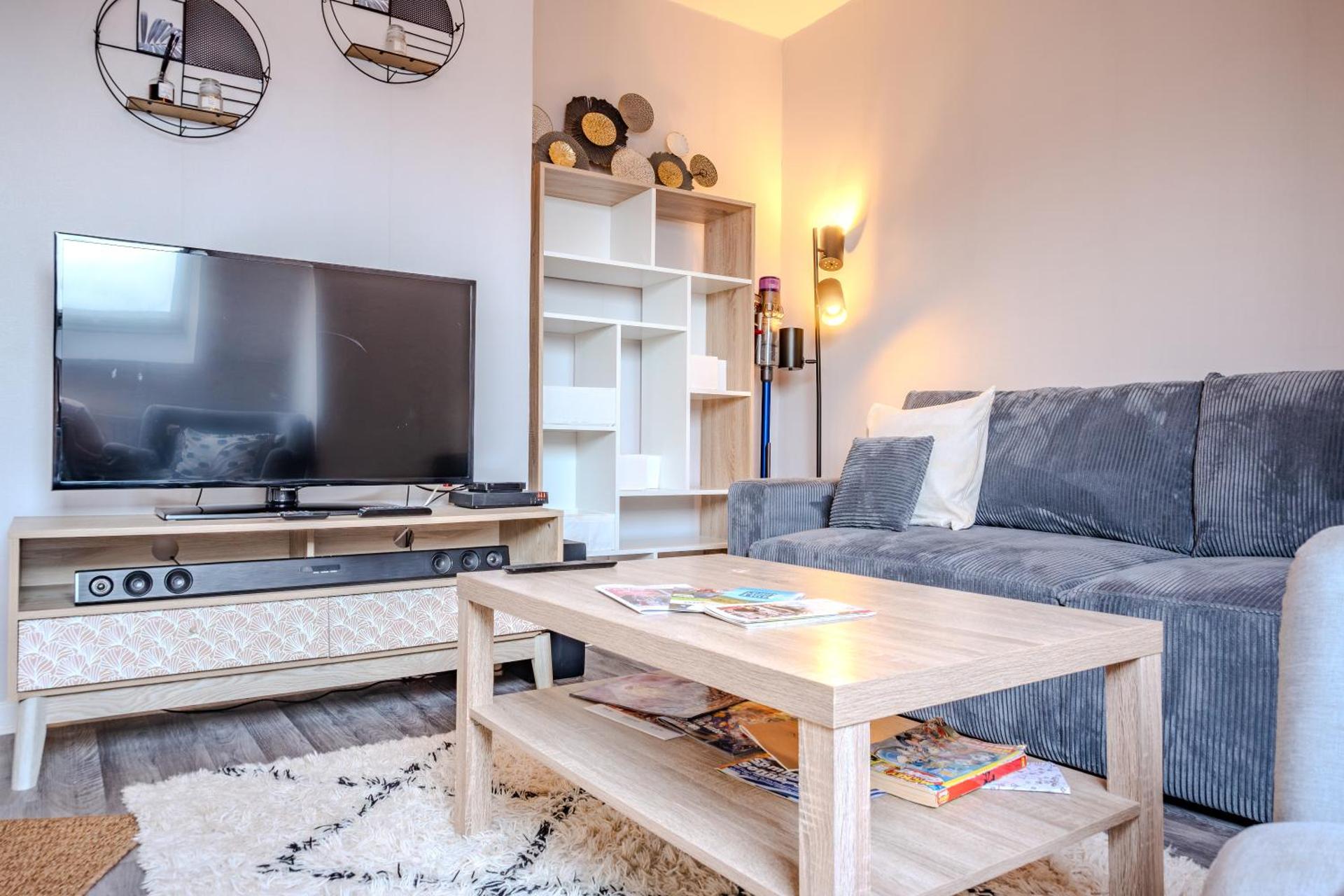 Communal lounge/ TV room