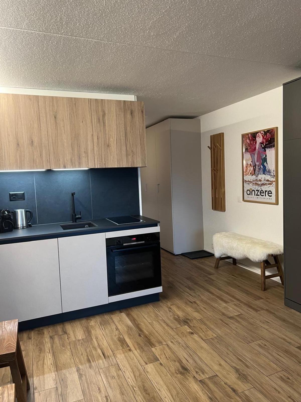 Studio élégant rénové avec vue à Anzère