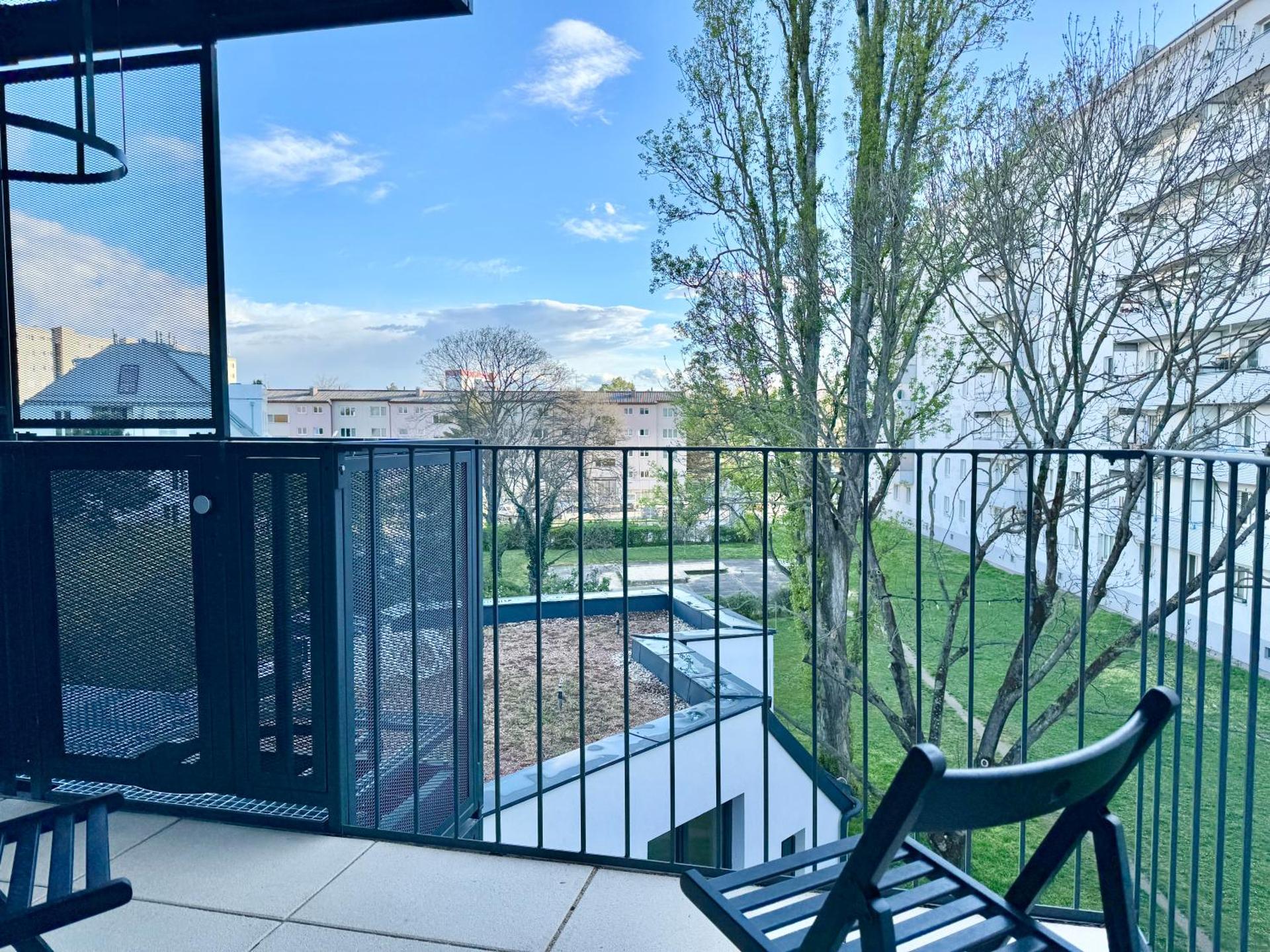 Brand New Danube Apartment with Balcony and Free Parking