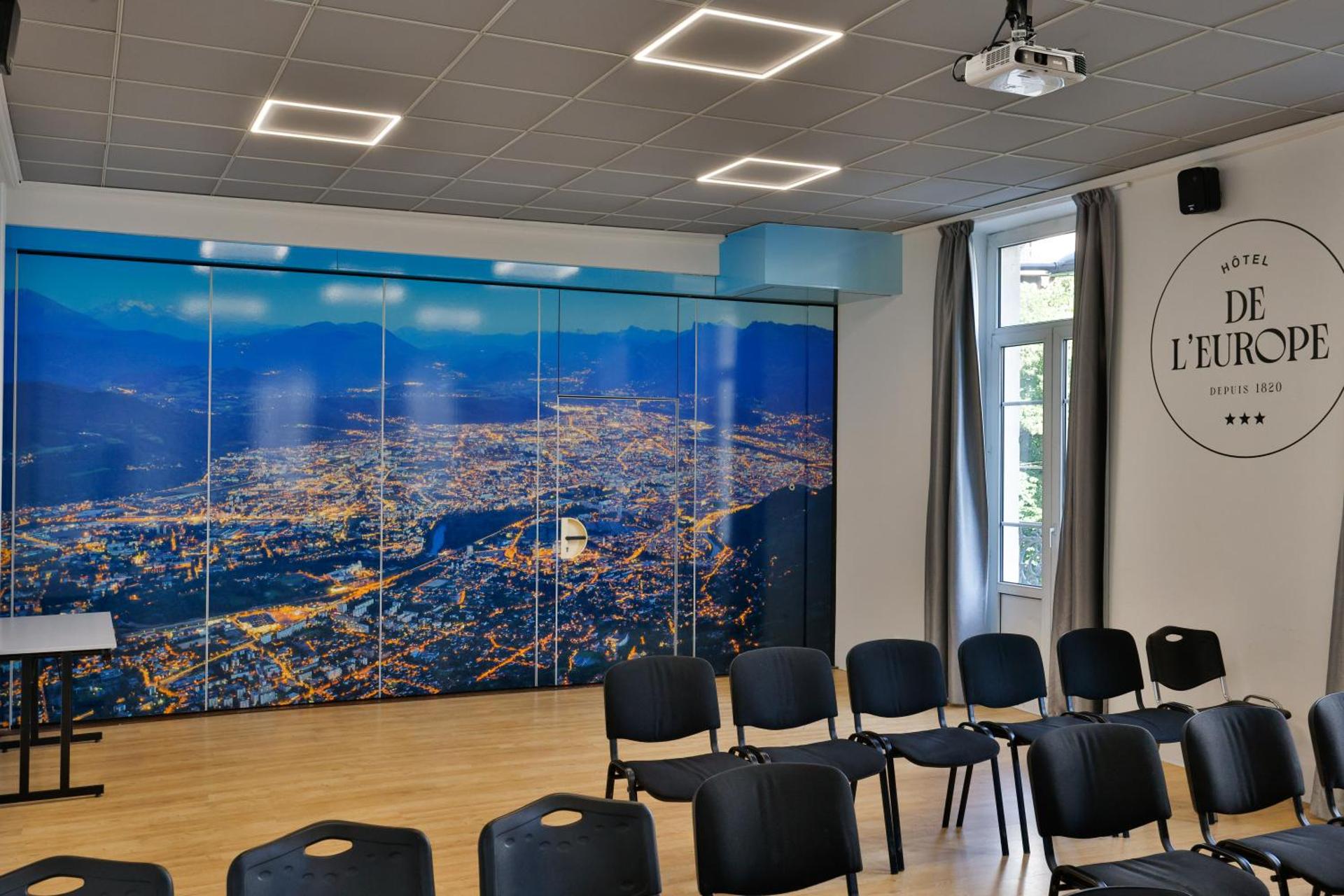 Meeting/conference room