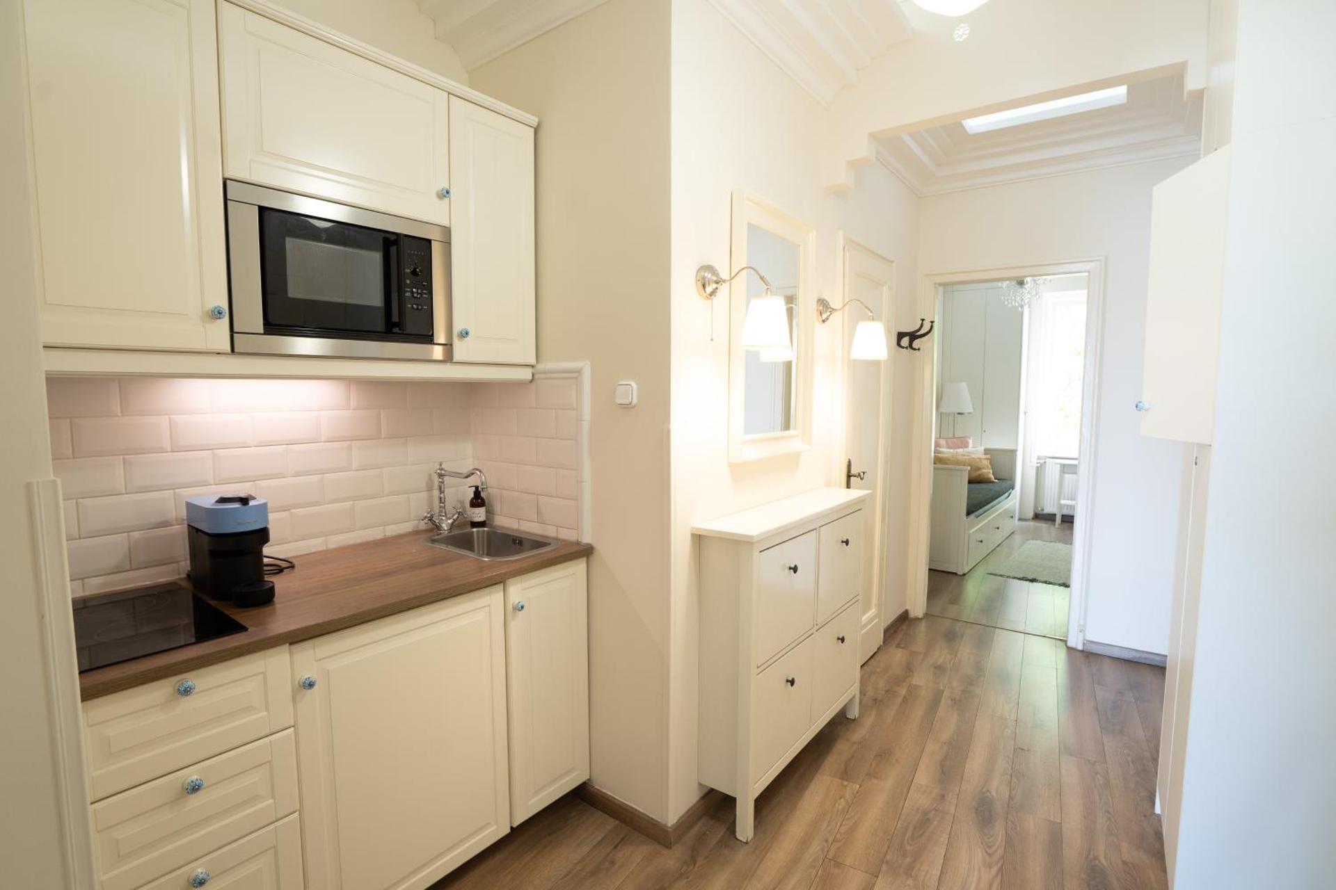 Vintage Panoramic Apartment