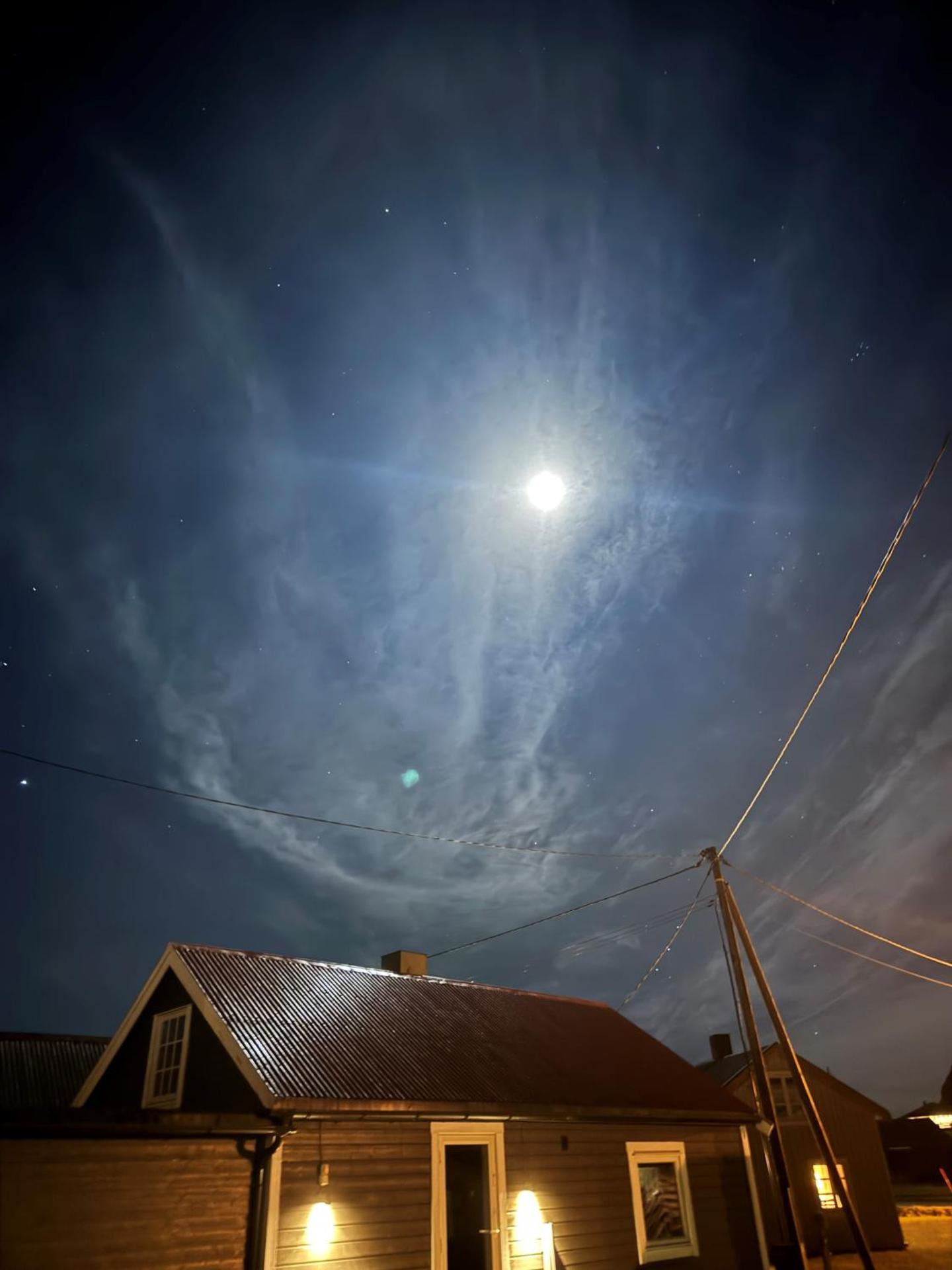 Lofoten_Beach_Eggum_Cabin