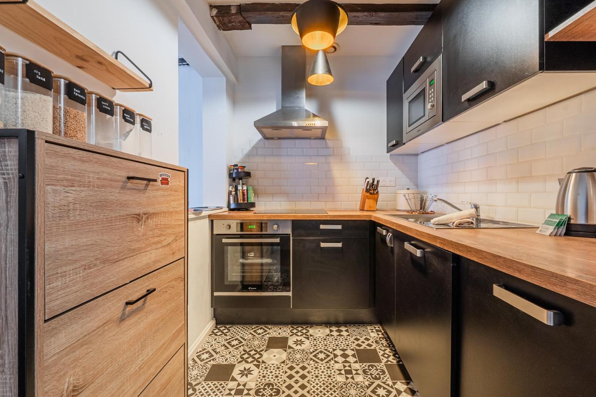 Kitchen or kitchenette