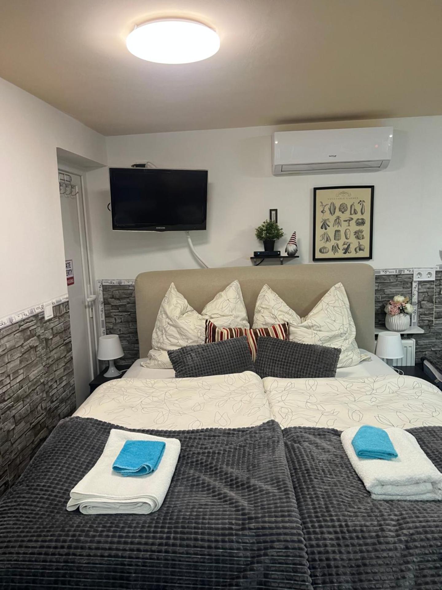 Green Lake Budapest Airport Apartments