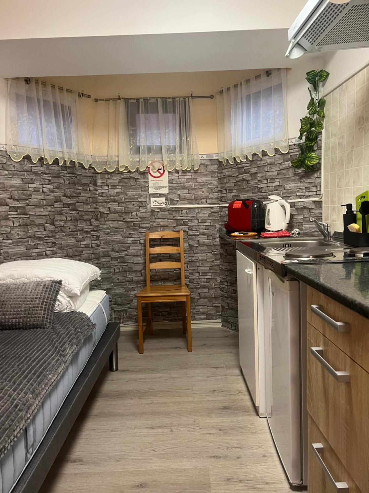 Green Lake Budapest Airport Apartments