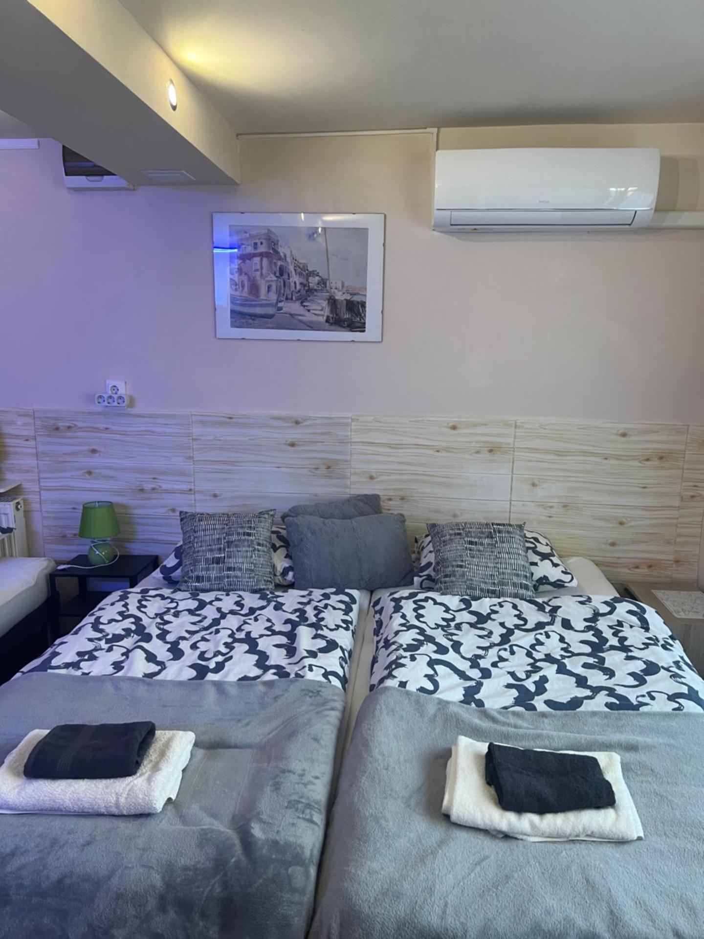 Green Lake Budapest Airport Apartments