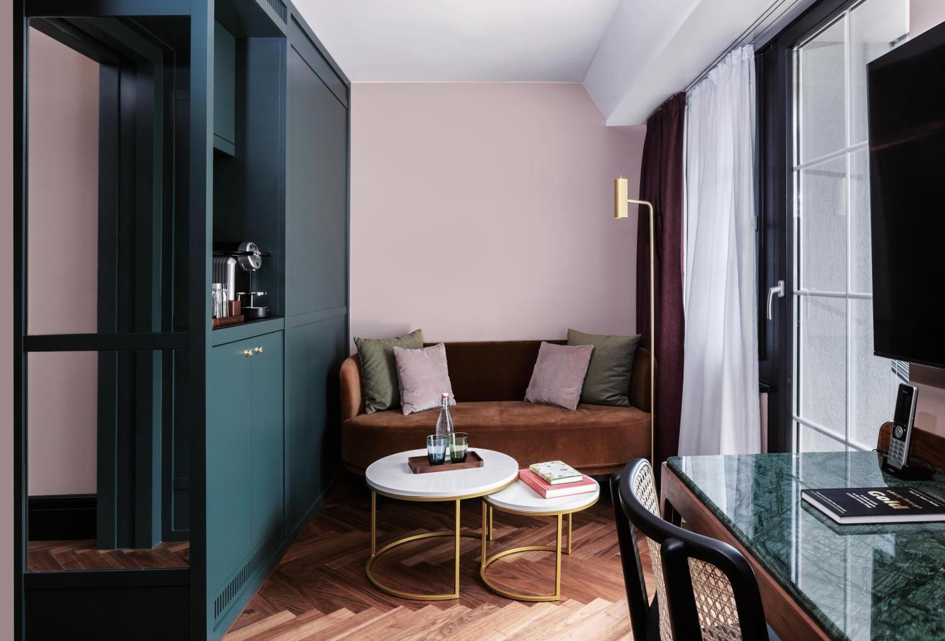 Photo of the whole room