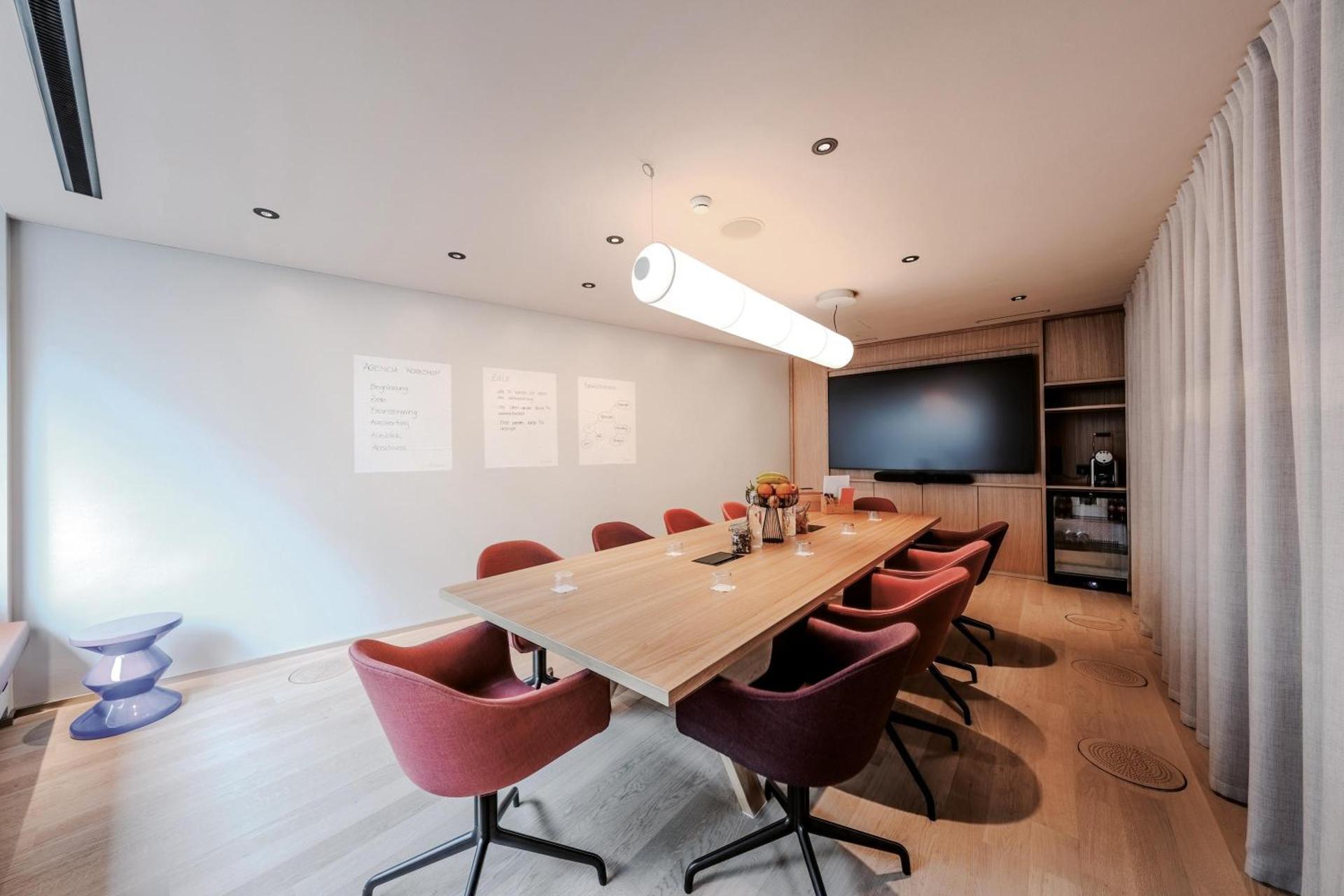 Meeting/conference room