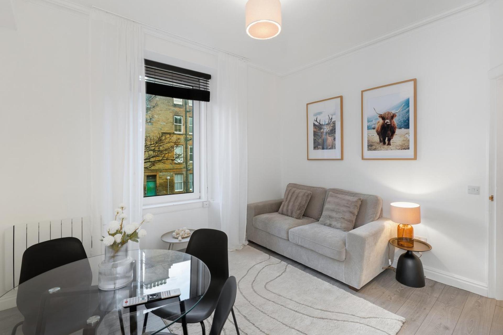 Stylish 1 Bed Edinburgh City Centre Apartment