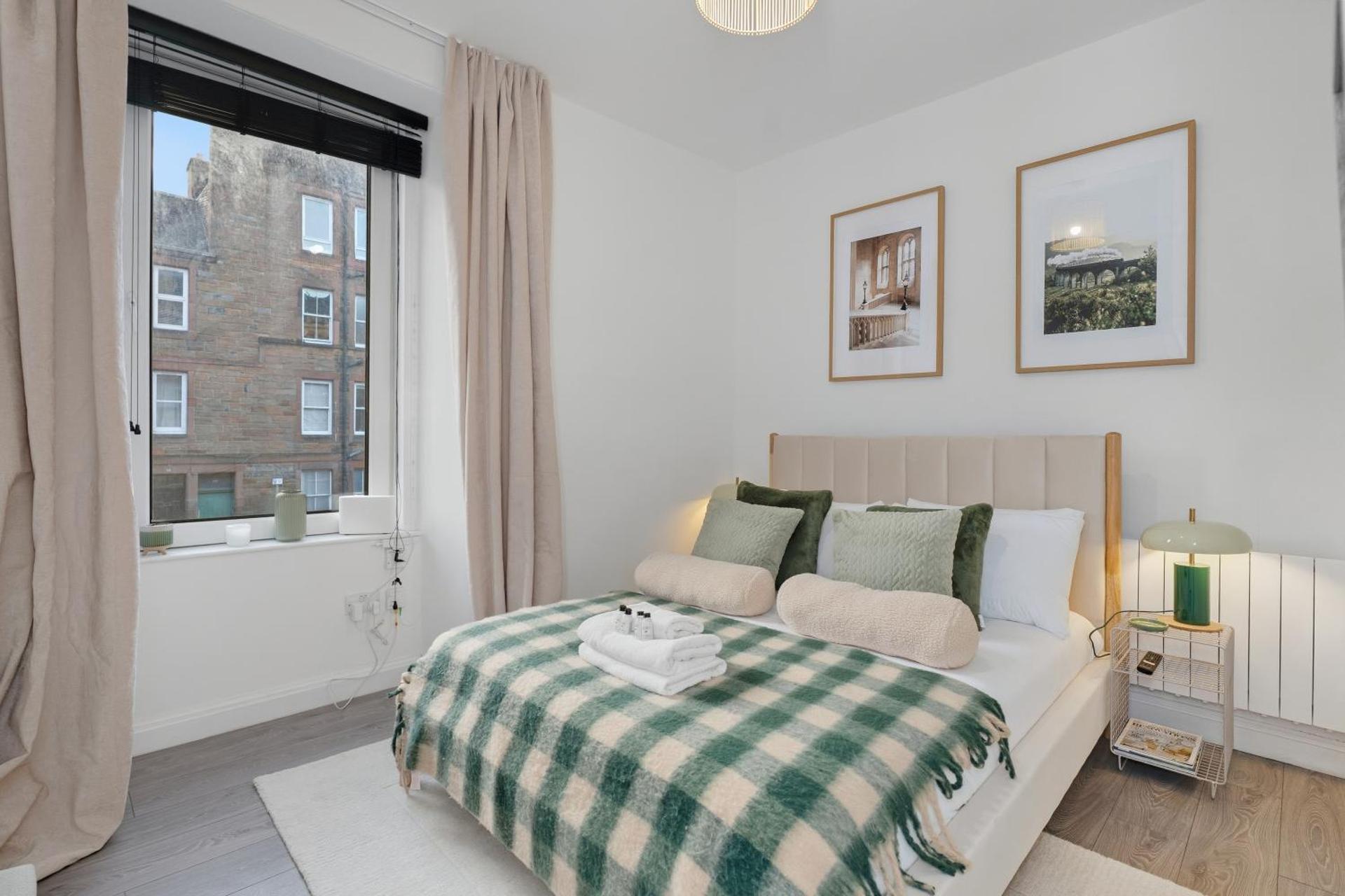 Stylish 1 Bed Edinburgh City Centre Apartment