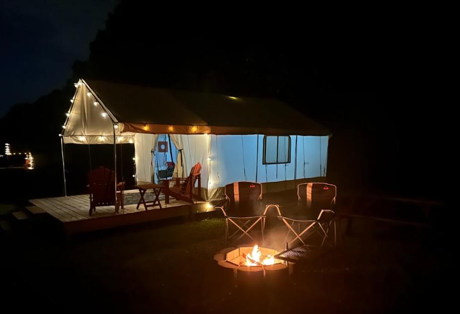 Peaceful Glamping Retreat at Roaring River