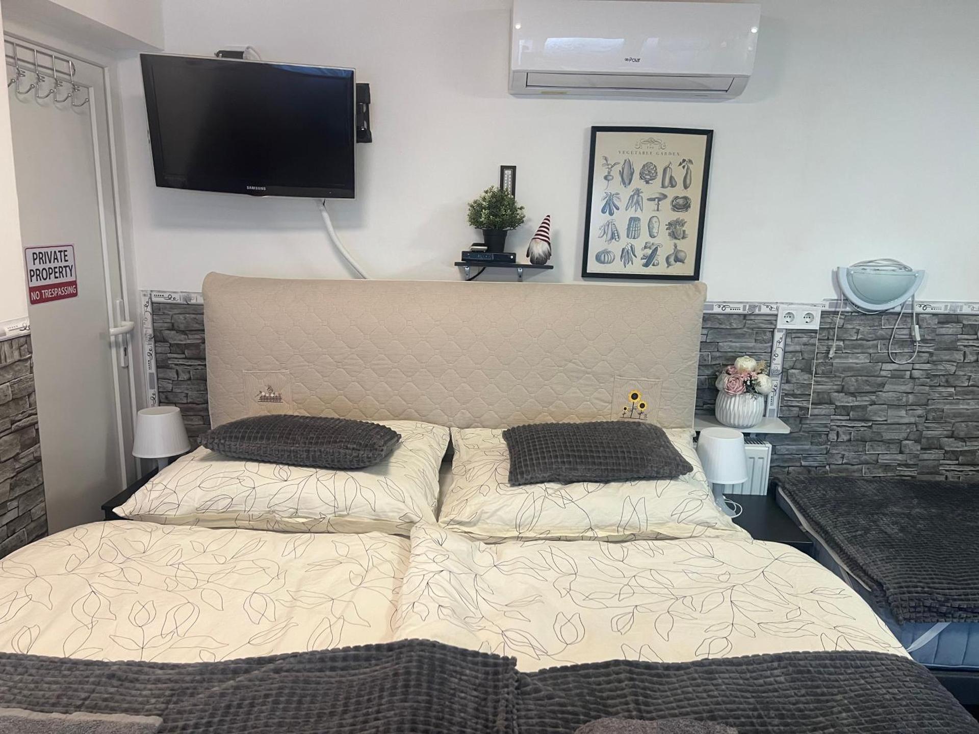 Green Lake Budapest Airport Apartments