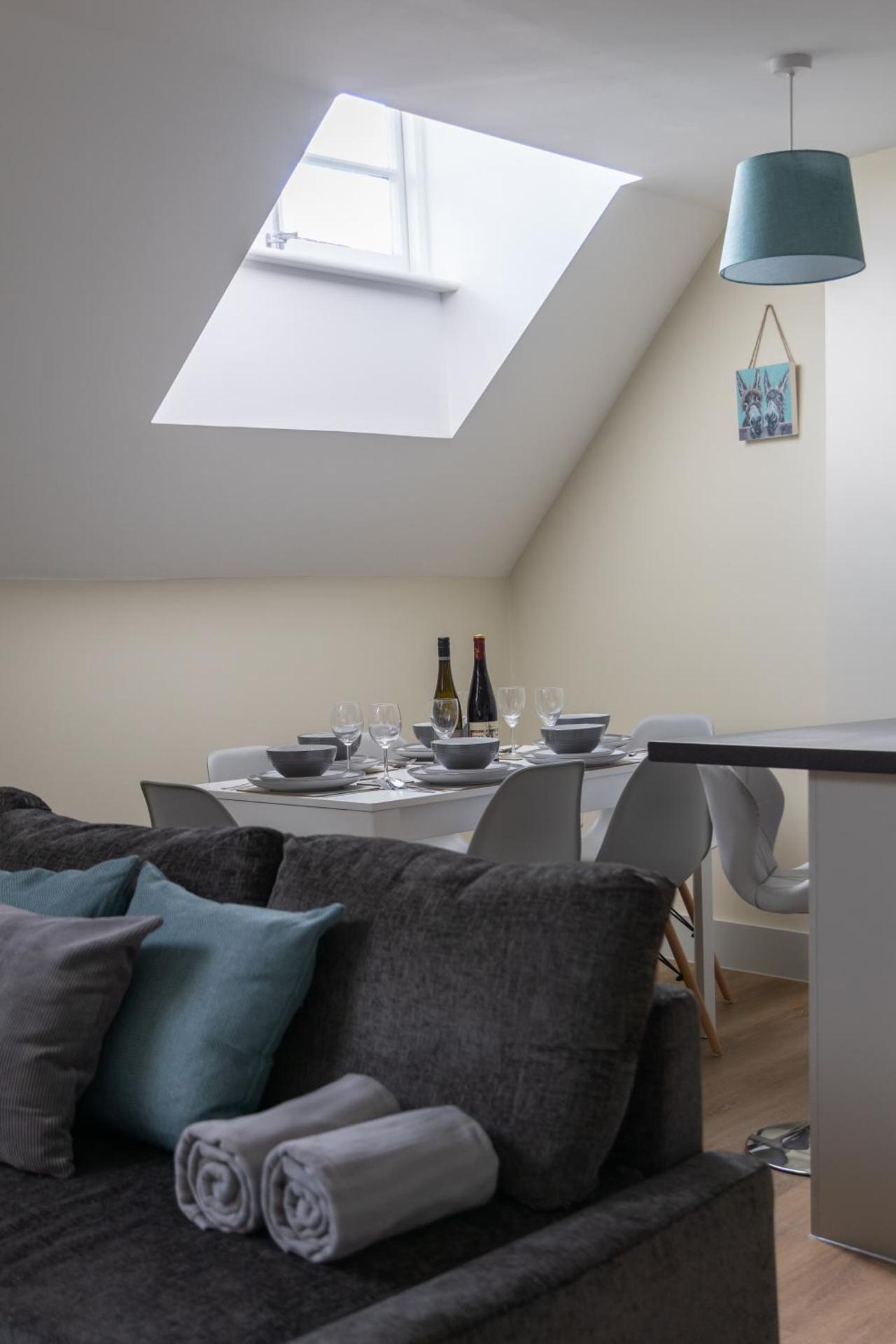 Hereford City Centre - Isabella House, Aparthotel - Modern Apartments In The Heart of The City - Hosted by RENTMYHOUSE