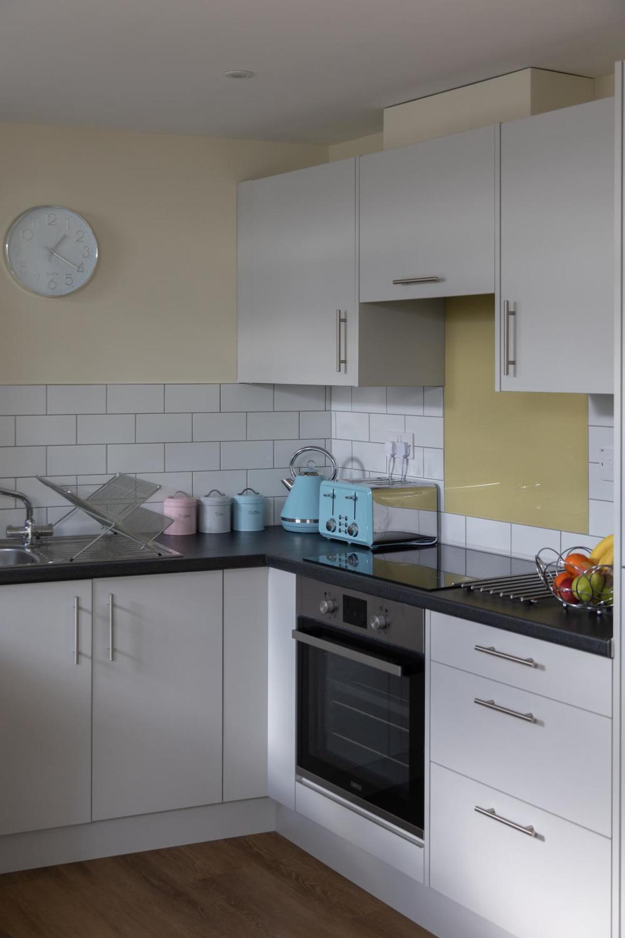 Hereford City Centre - Isabella House, Aparthotel - Modern Apartments In The Heart of The City - Hosted by RENTMYHOUSE